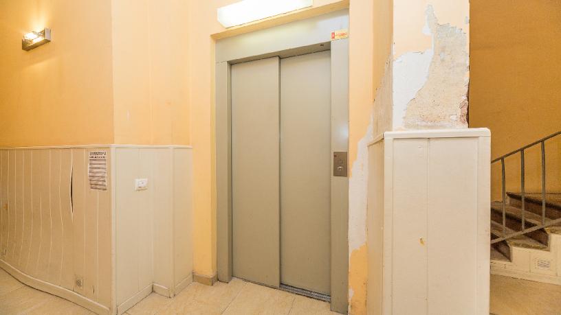 Flat for sale in calle Vallirana