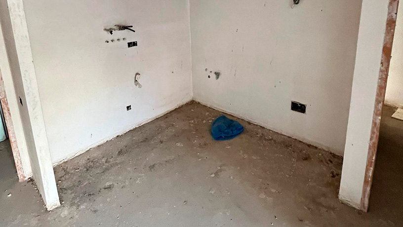 Obra parada en venta en calle Vallhonesta