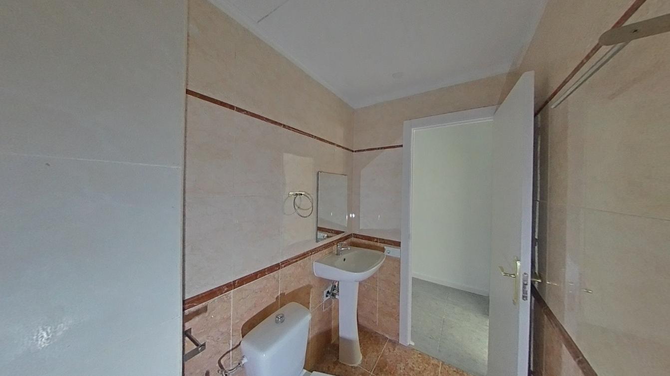 Piso en venta en calle  Narcis Monturiol