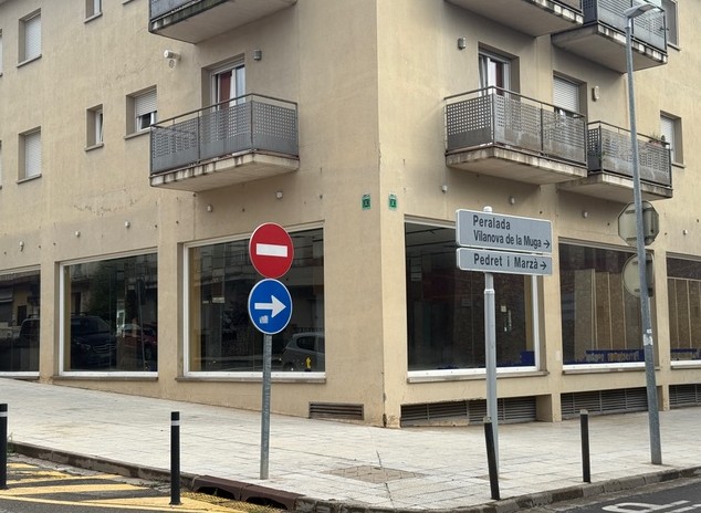 Local en venta en calle Cadaqués