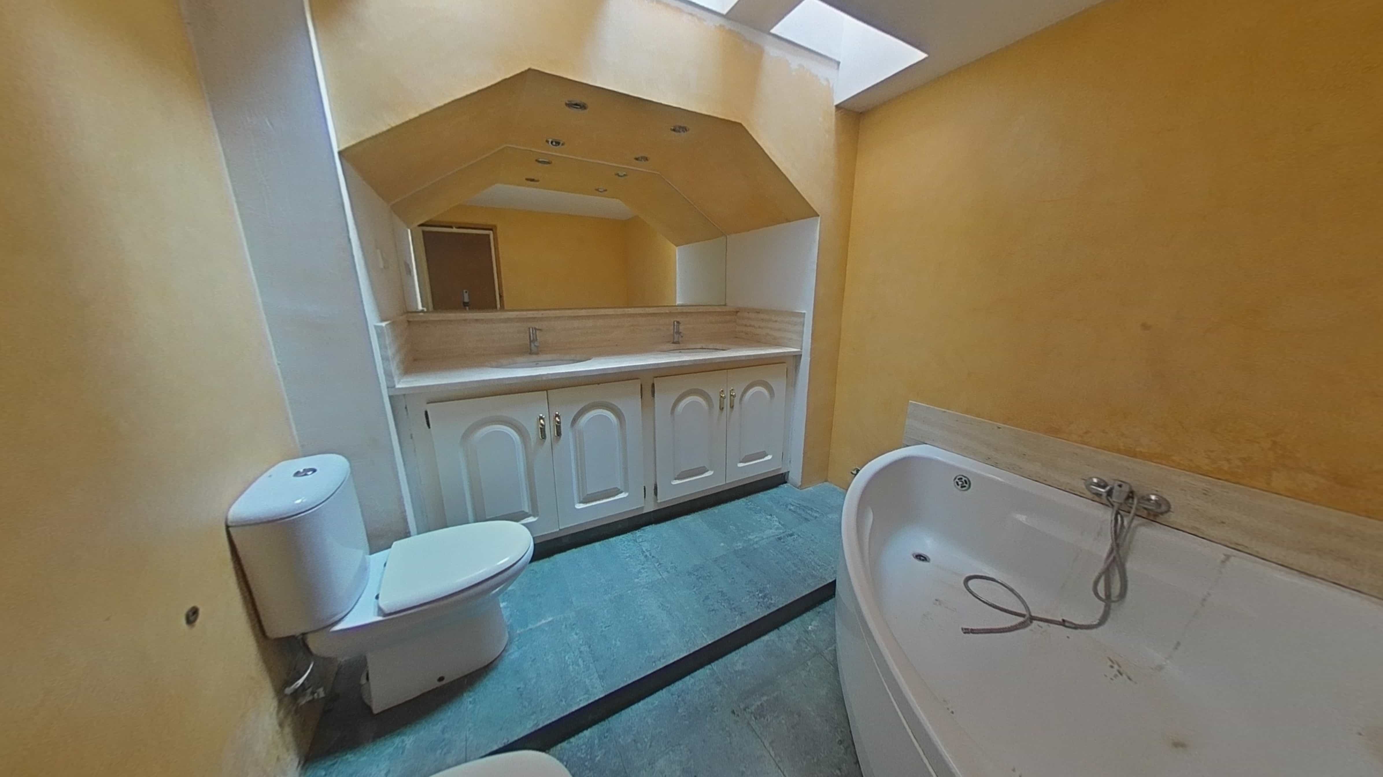 Townhouse for sale in calle Figueres