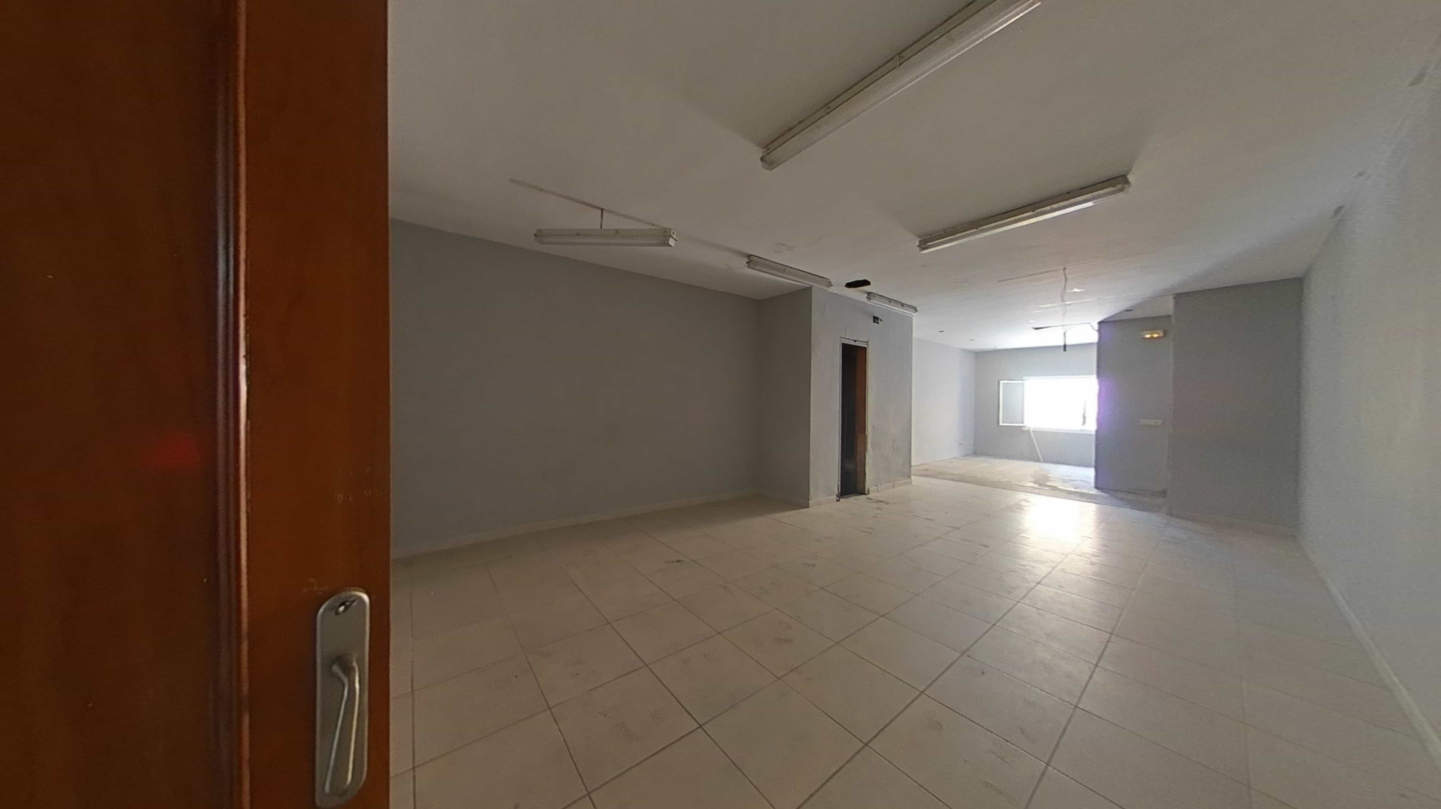 Chalet adosado en venta en calle Emporda