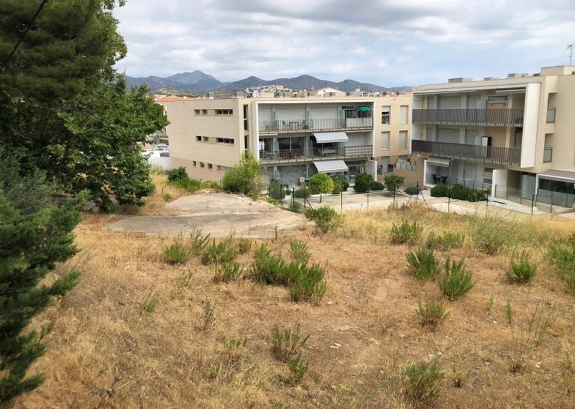 Urban ground for sale in calle Port de la Selva