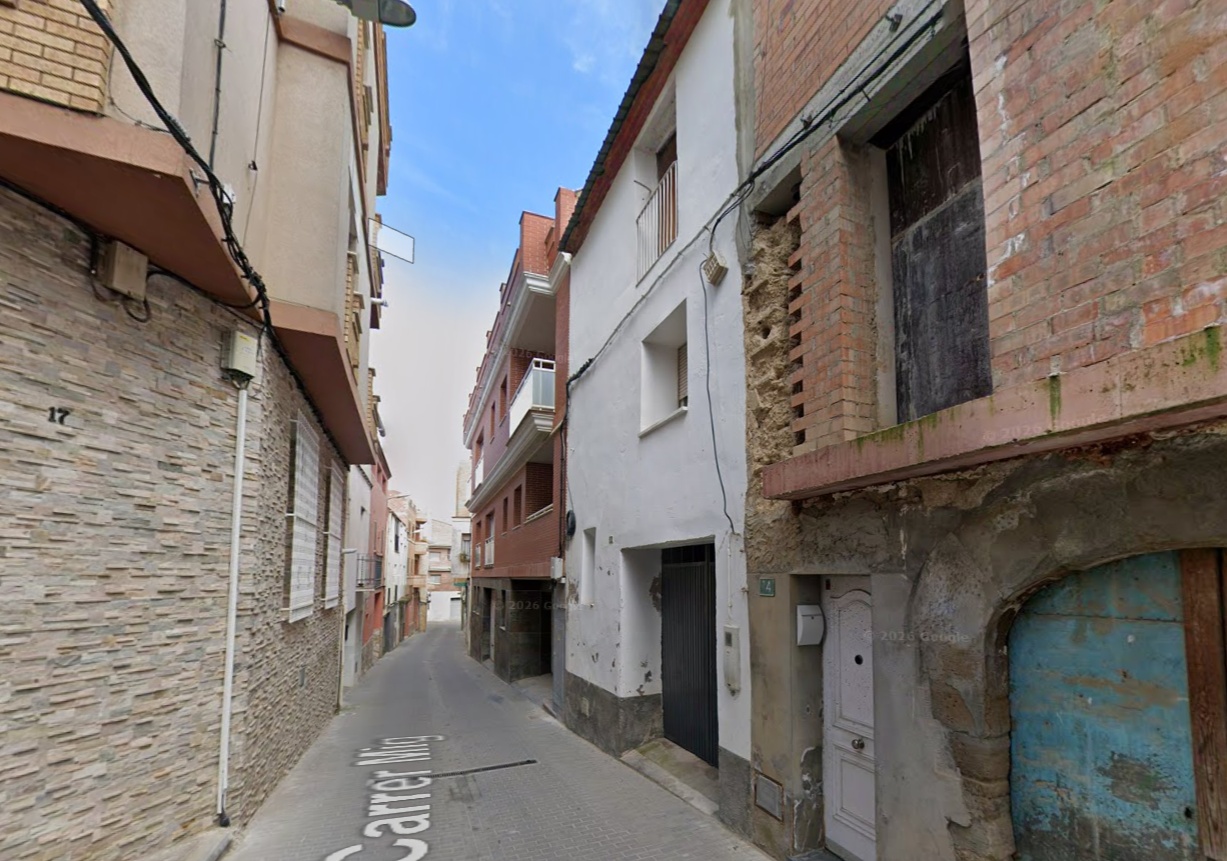 Flat On Street del Mig, Alguaire, Lérida