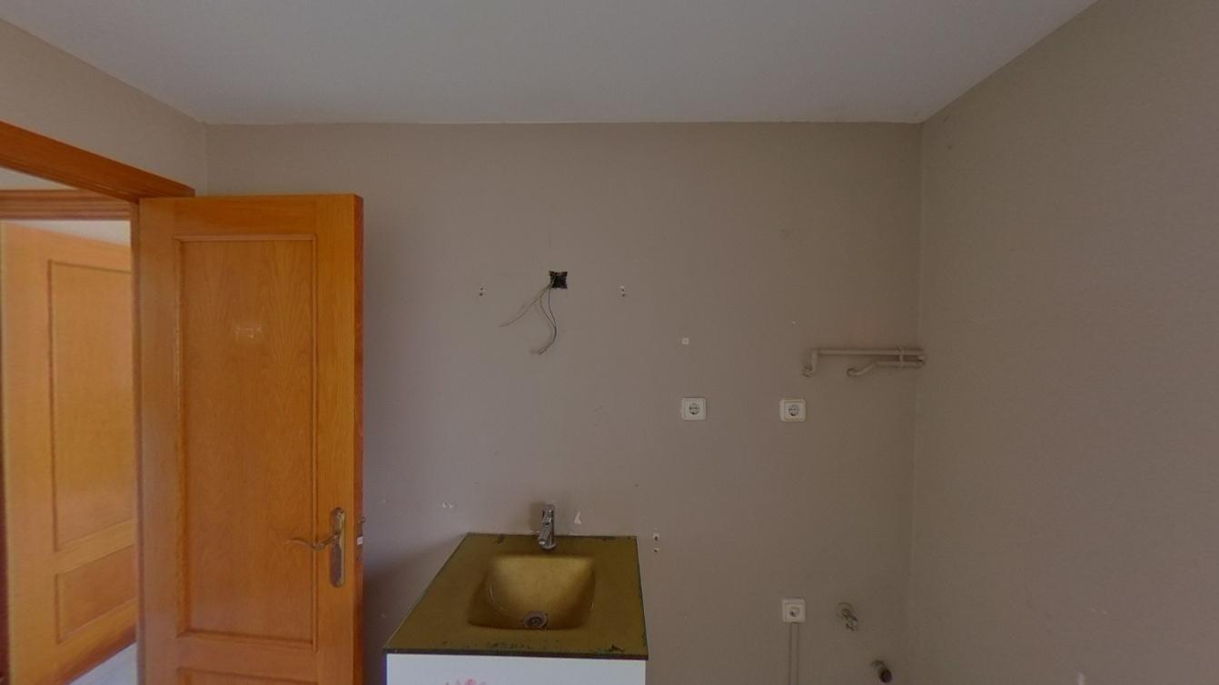 Chalet adosado en venta en calle Turia