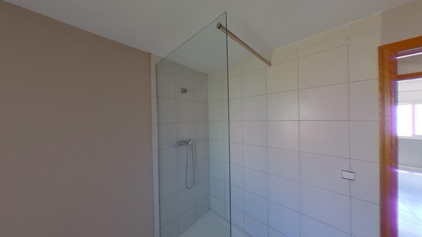 Chalet adosado en venta en calle Turia