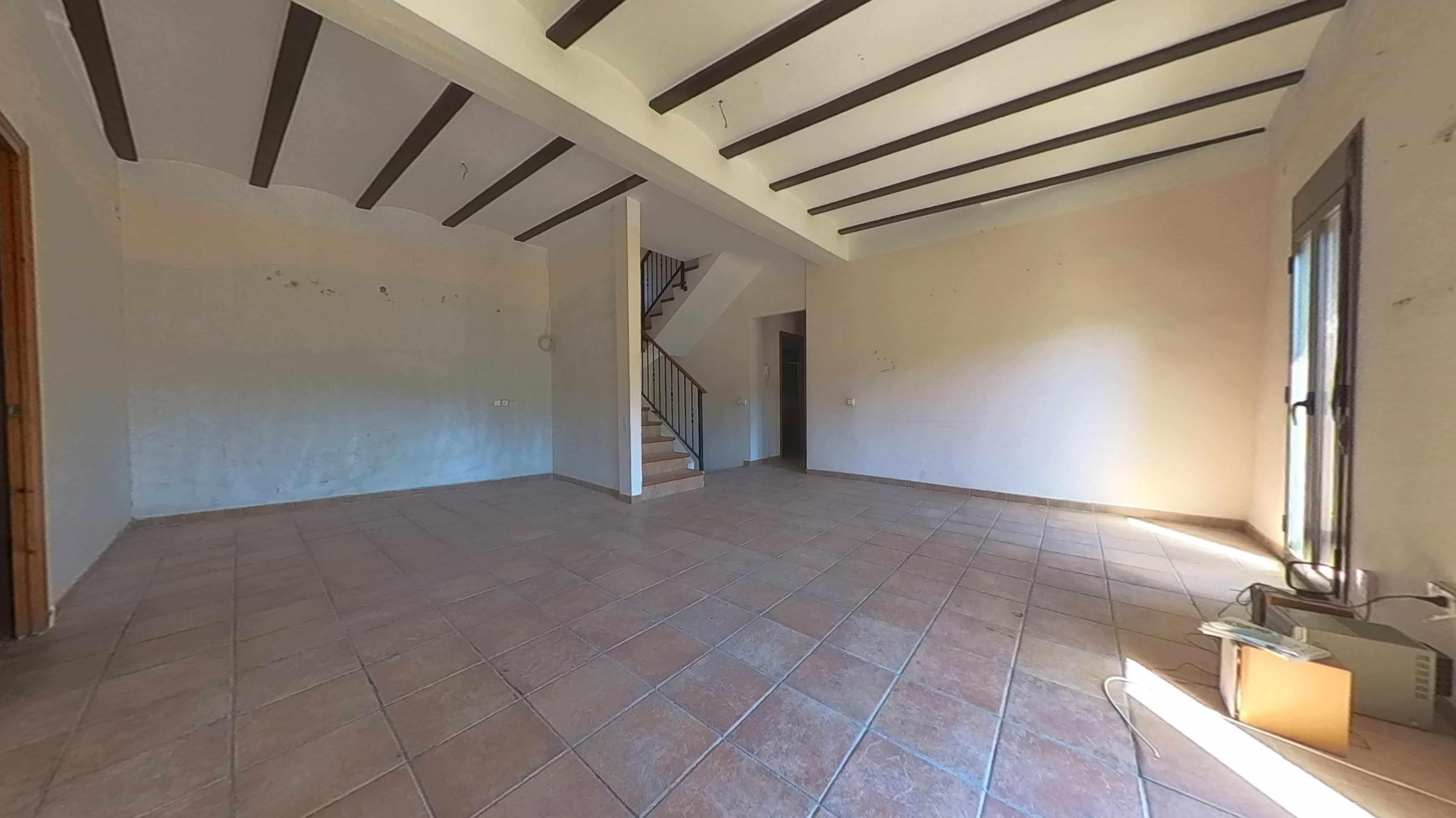 Chalet adosado en venta en calle Secares