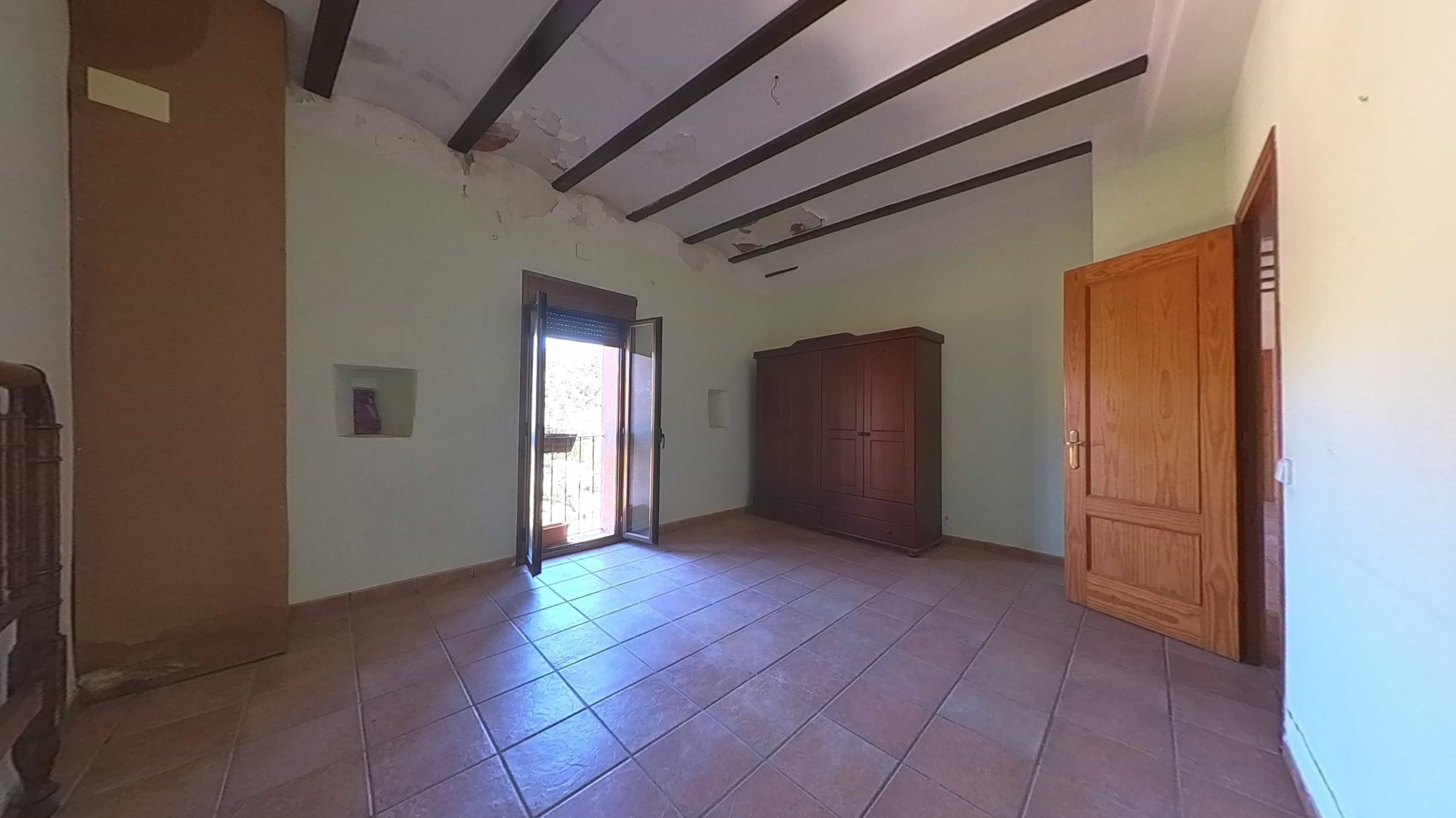 Chalet adosado en venta en calle Secares