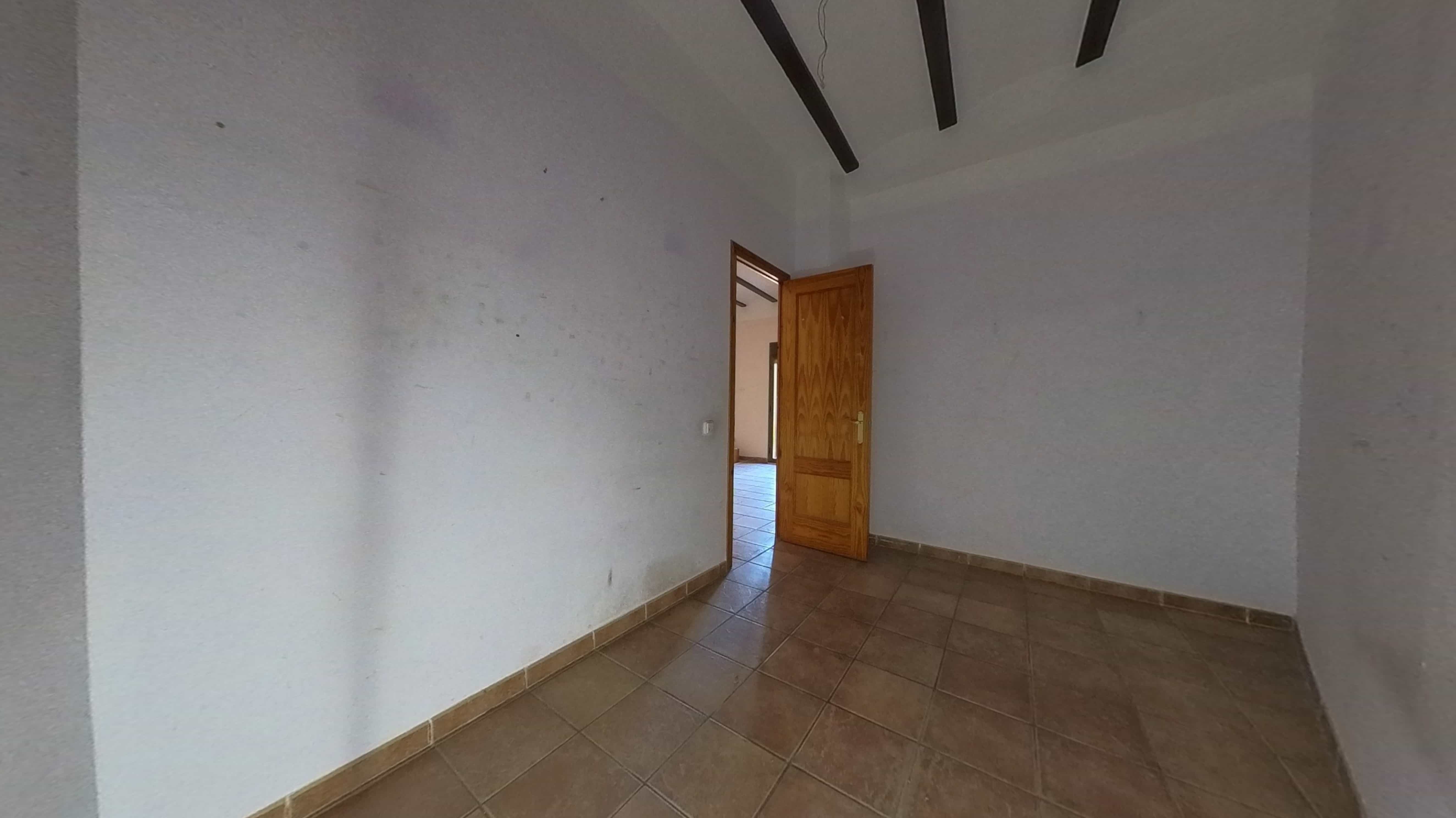 Chalet adosado en venta en calle Secares