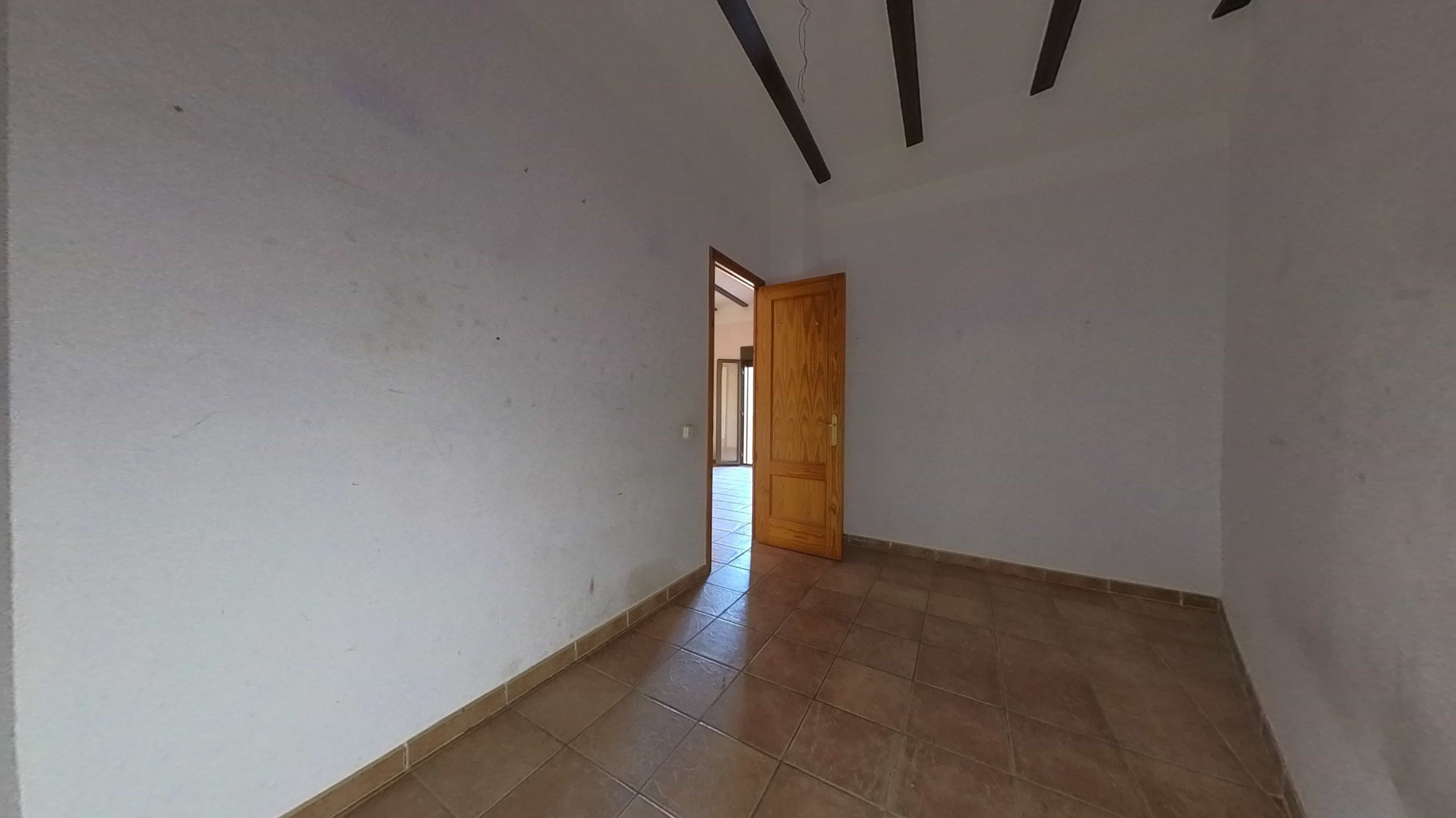 Chalet adosado en venta en calle Secares