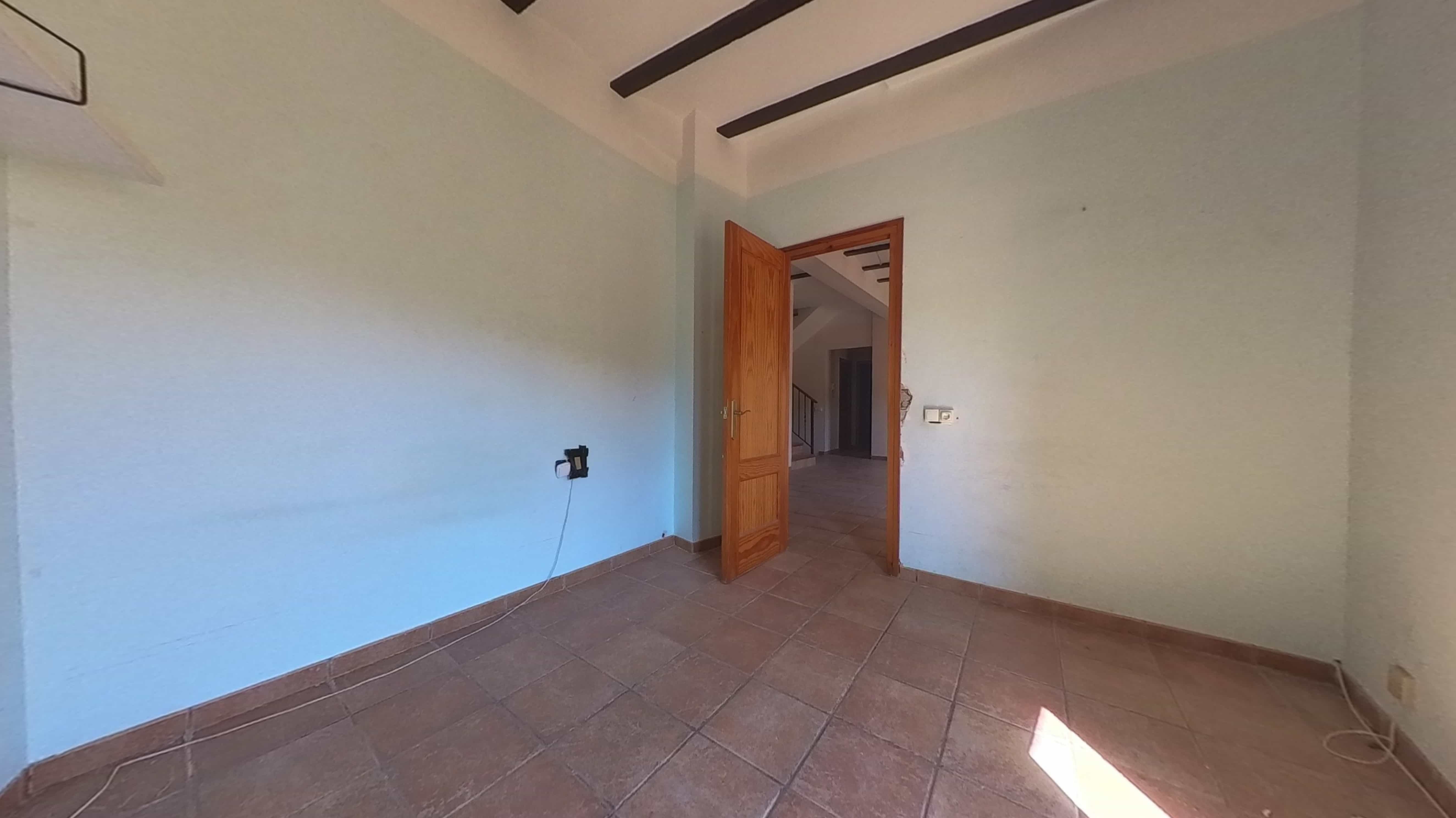 Chalet adosado en venta en calle Secares