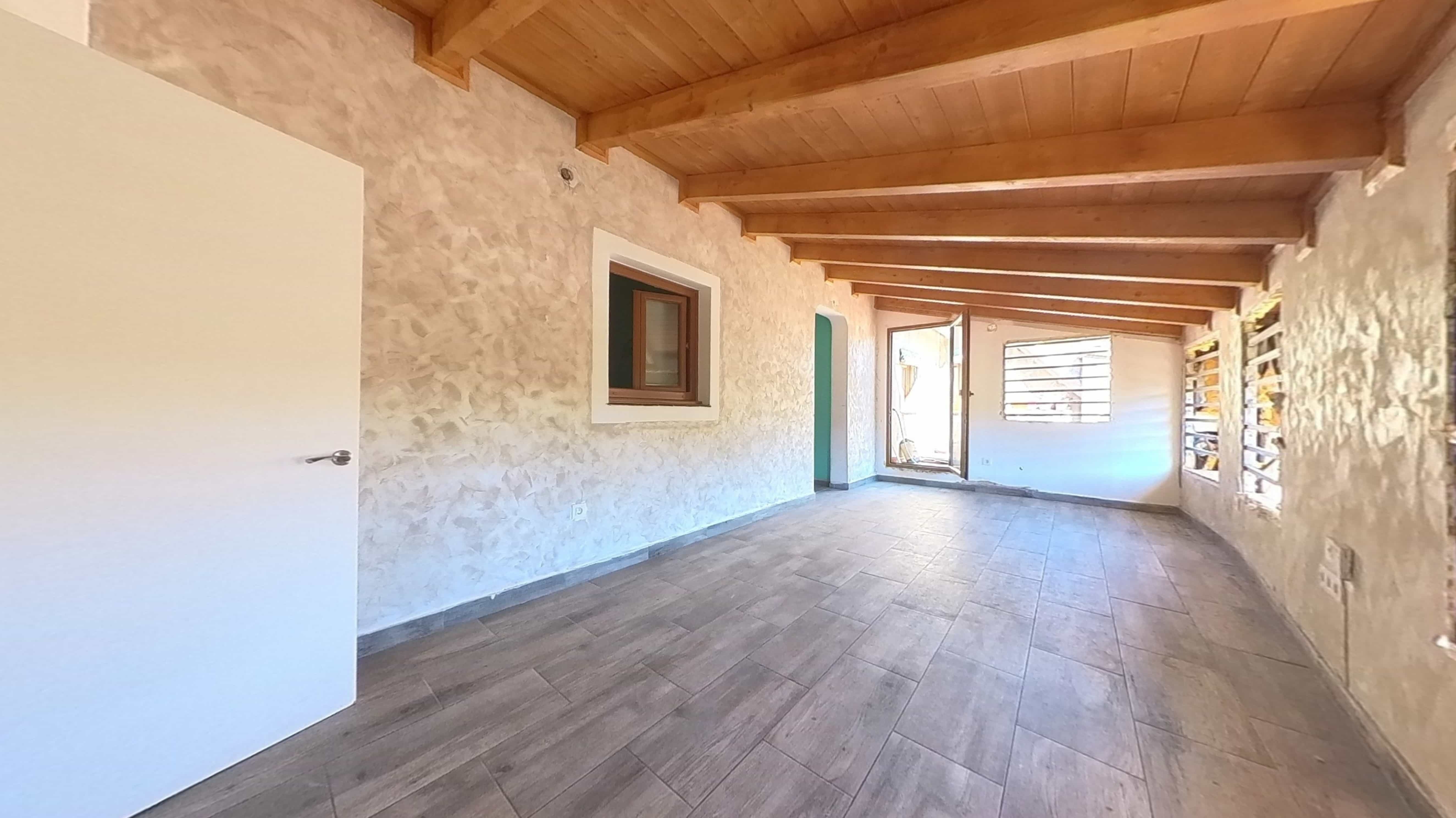 Chalet adosado en venta en calle Secares