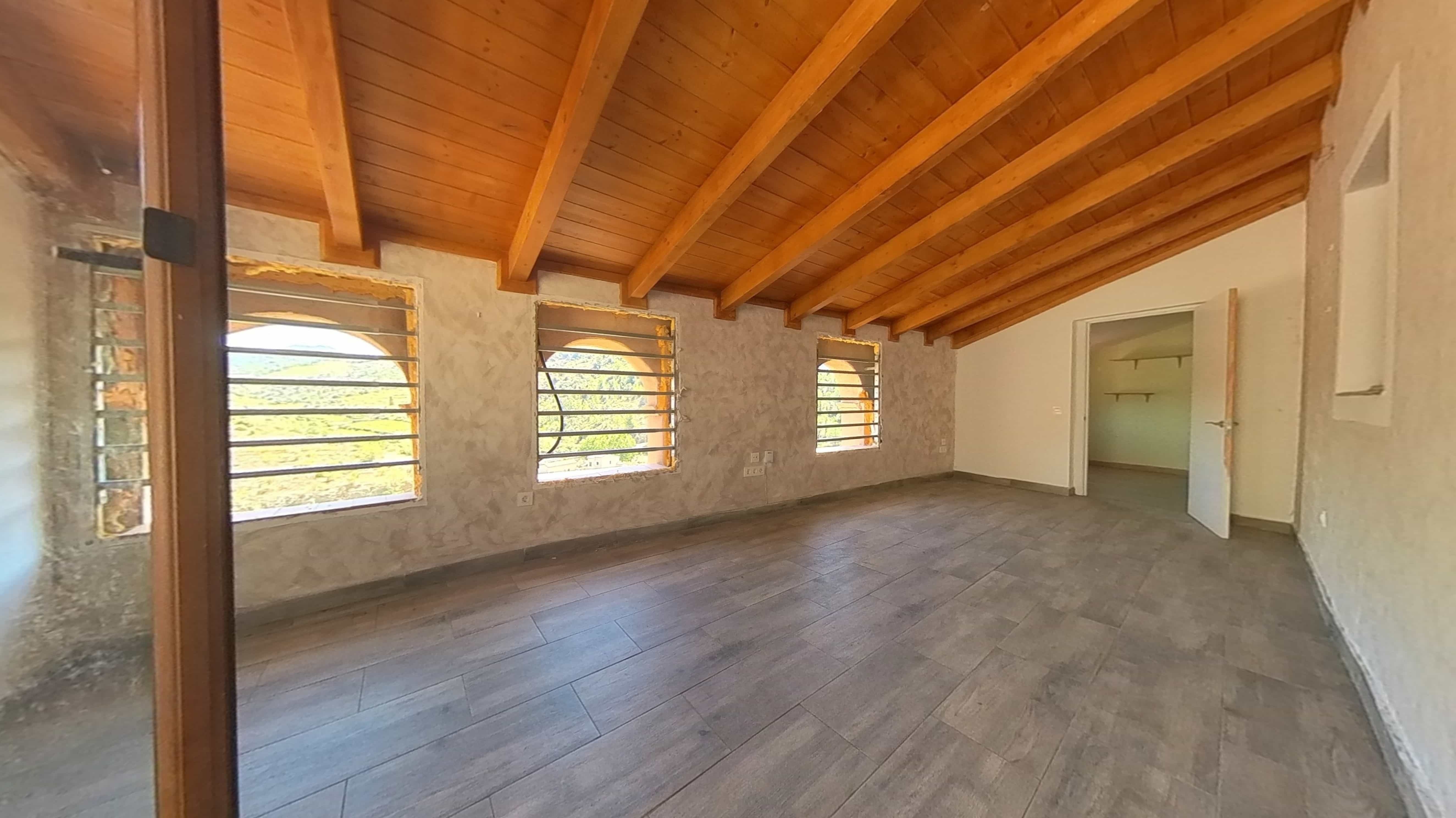 Chalet adosado en venta en calle Secares