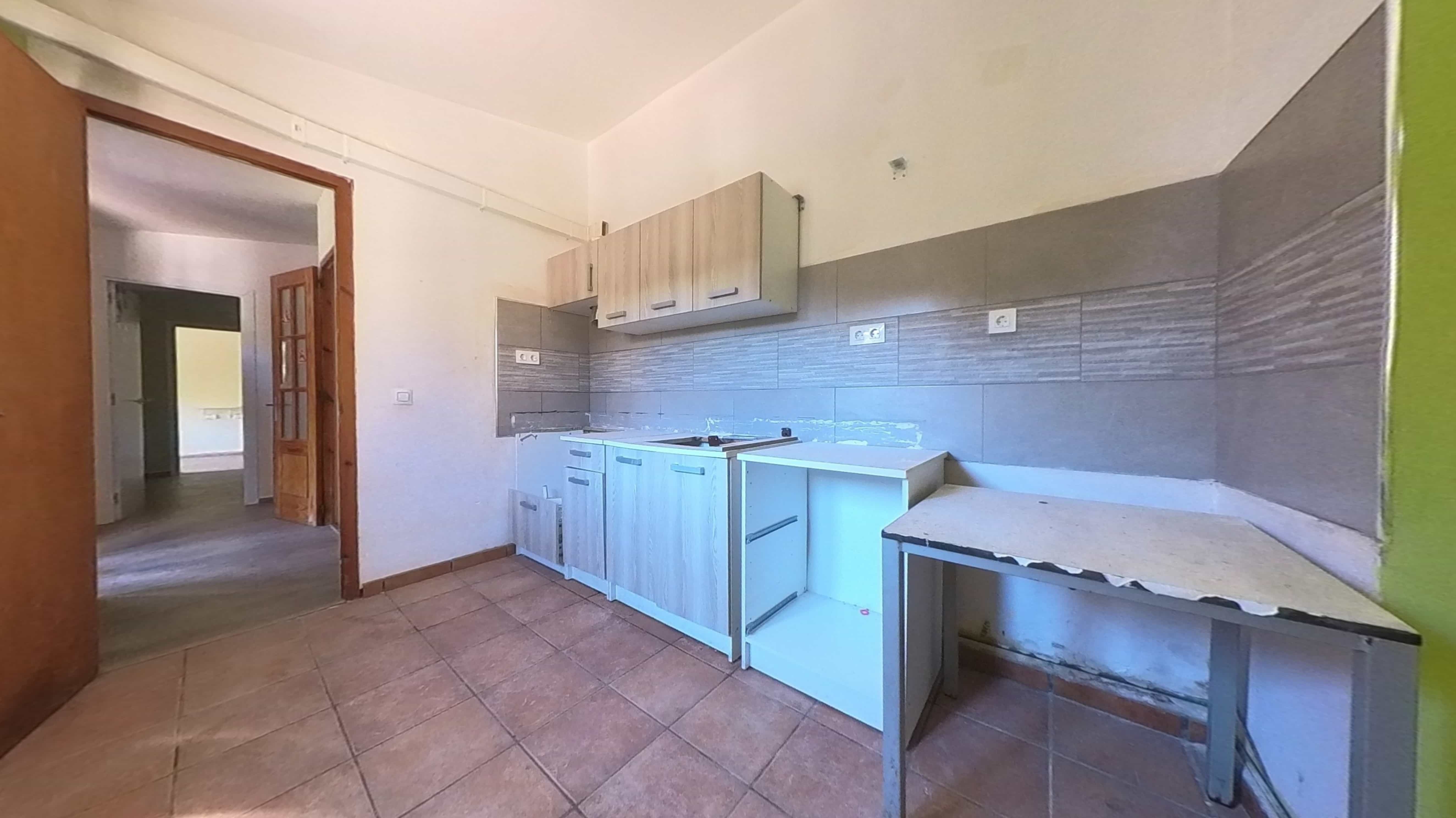 Chalet adosado en venta en calle Secares