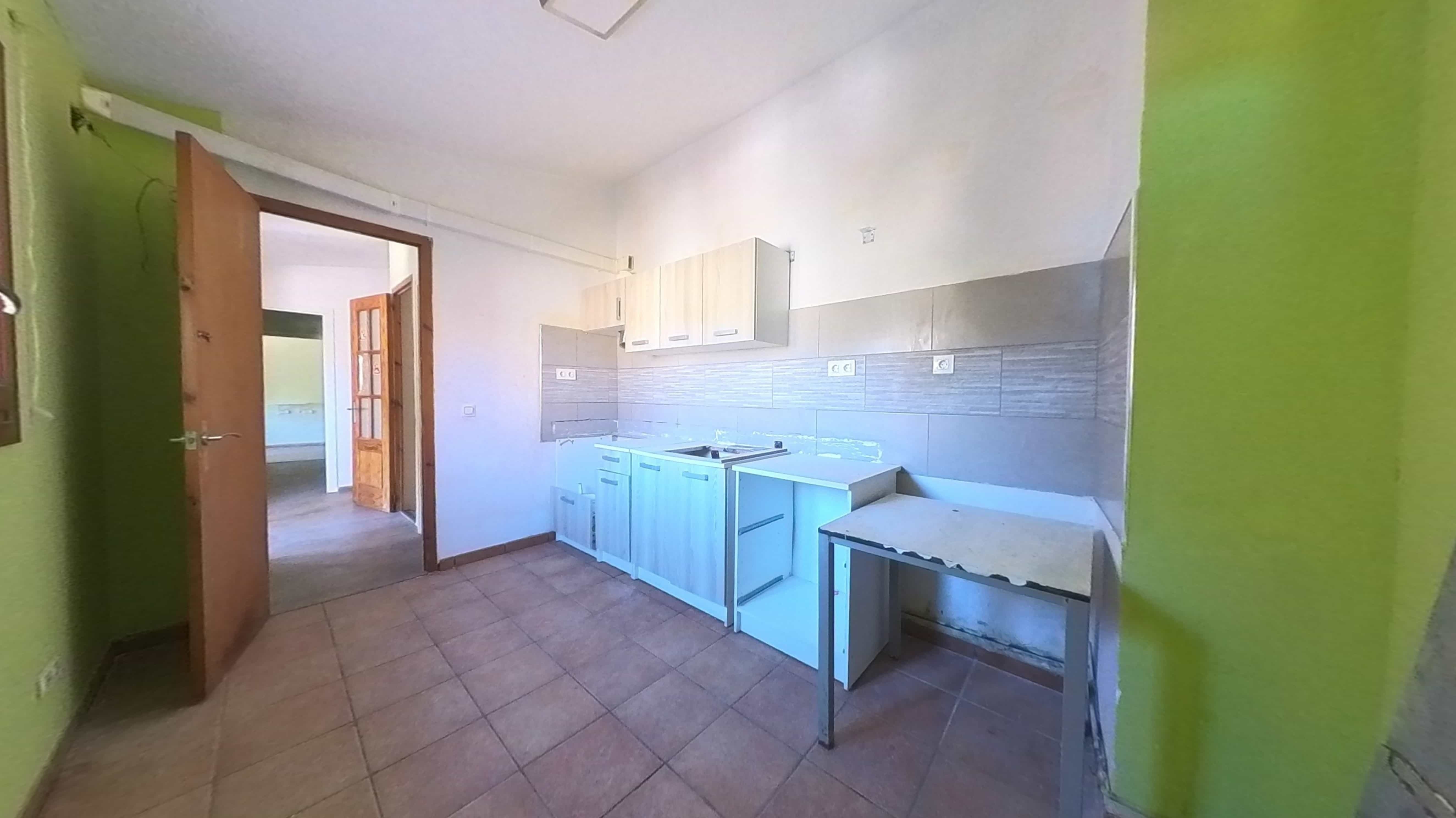 Chalet adosado en venta en calle Secares