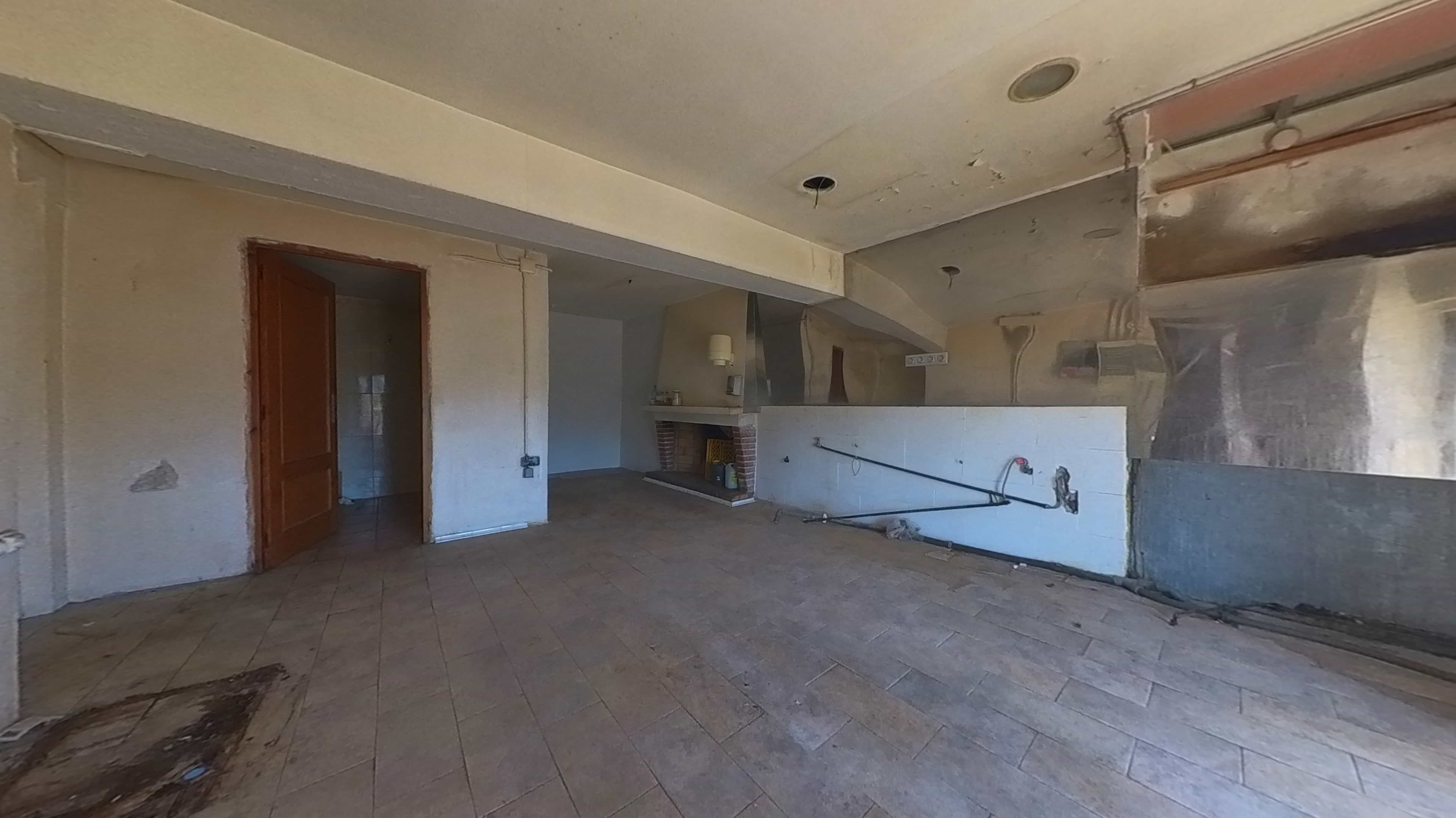 Chalet adosado en venta en calle Secares