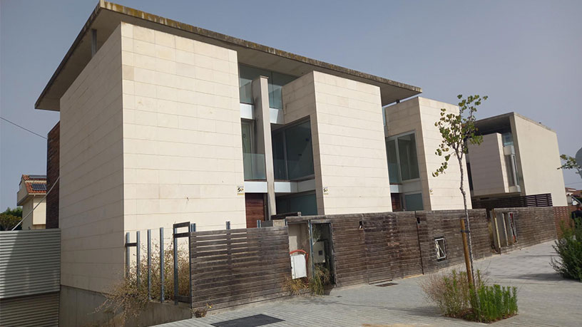 Obra parada en venta en avda Cinquena 15c