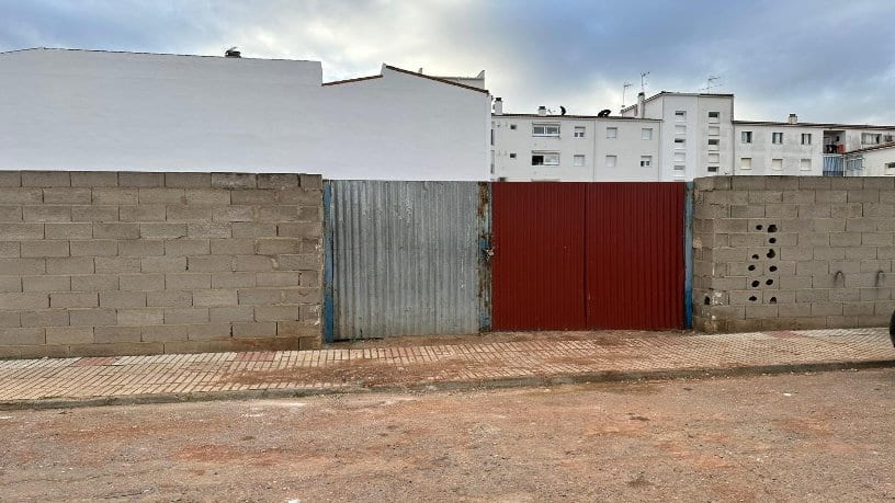 Terreno urbano en venta en calle Cornalvo