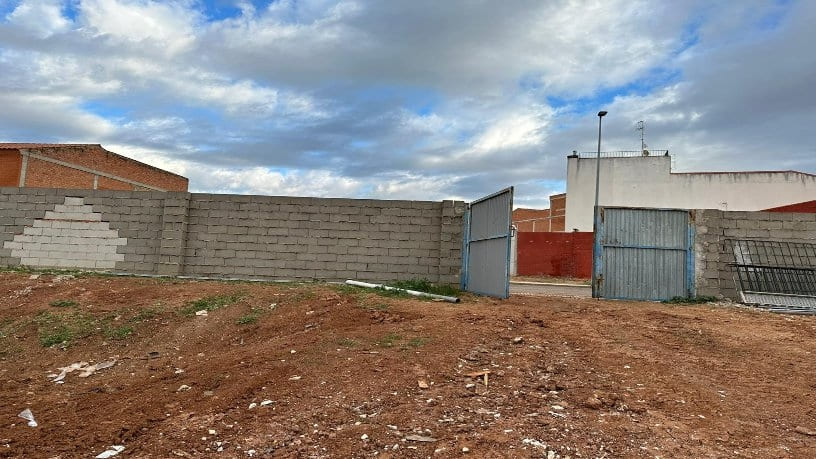 Terreno urbano en venta en calle Cornalvo