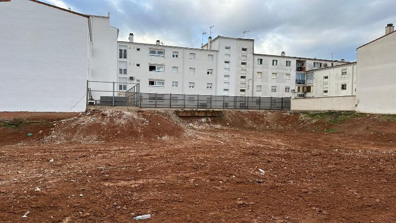 Terreno urbano en venta en calle Cornalvo