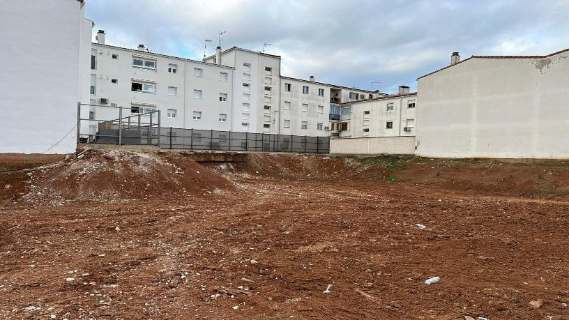 Terreno urbano en venta en calle Cornalvo