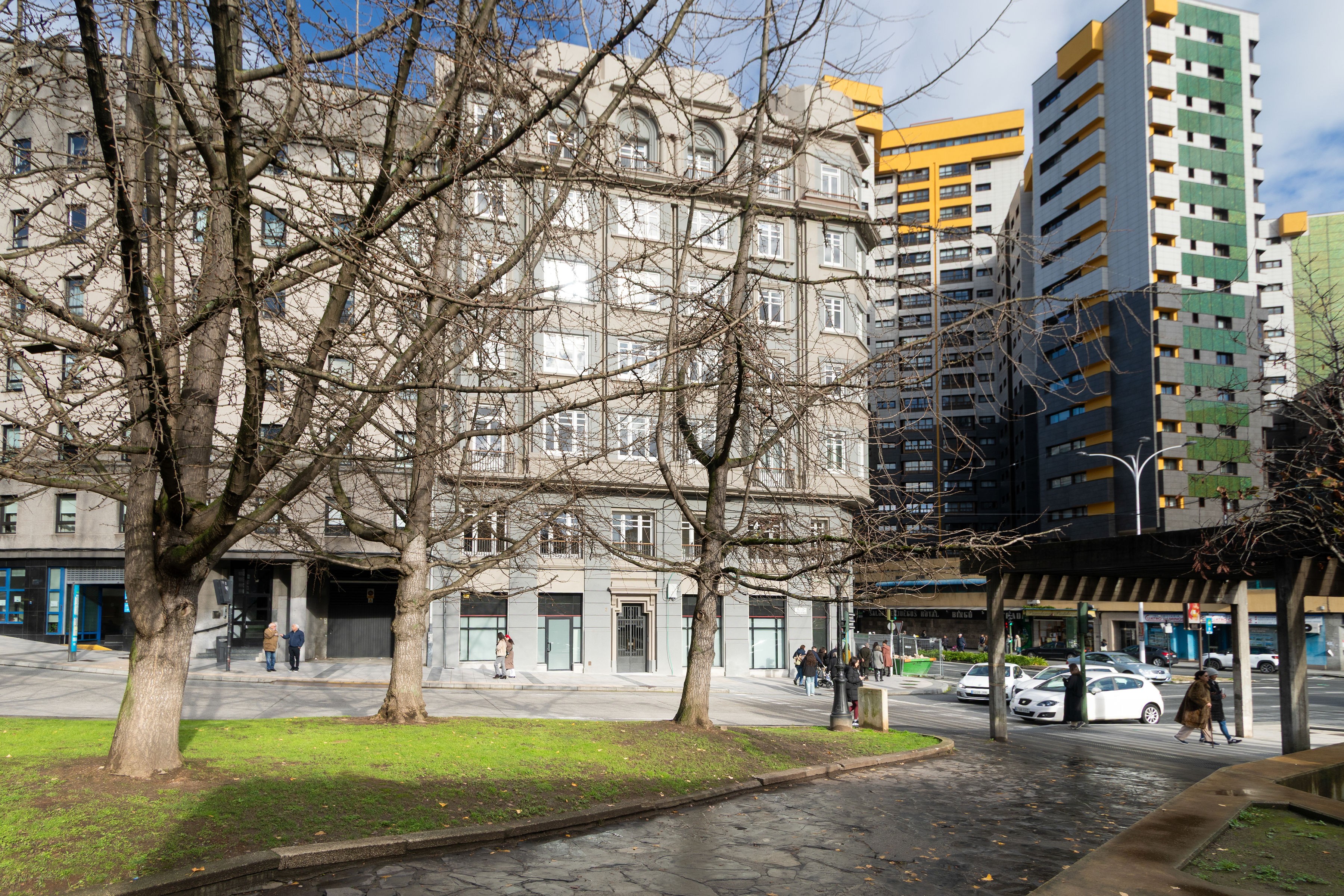 Flat for sale in avda Fernandez Latorre - Ed.cuatro Caminos