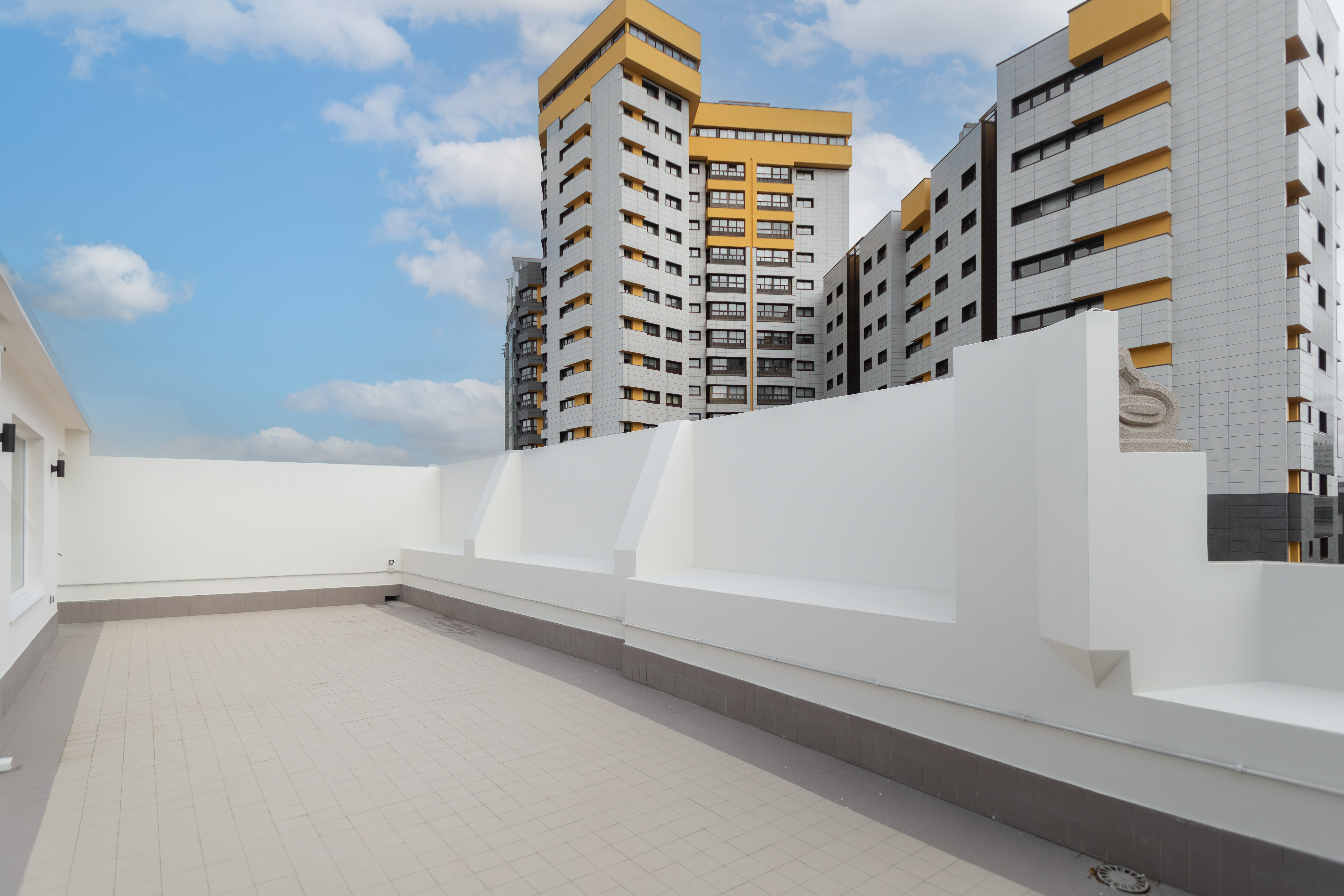 Flat for sale in calle Fernandez Latorre - Ed.cuatro Caminos