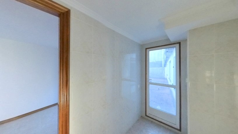 Commercial premises for sale in calle Santa Marta de Arriba