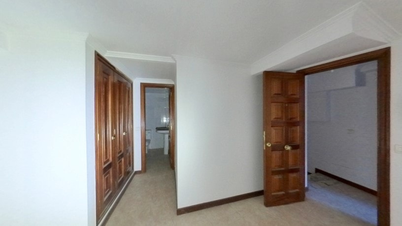 Commercial premises for sale in calle Santa Marta de Arriba