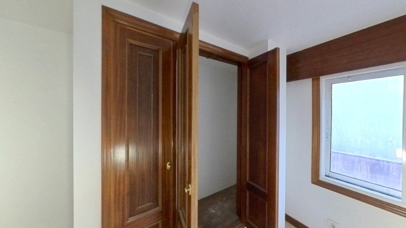 Commercial premises for sale in calle Santa Marta de Arriba