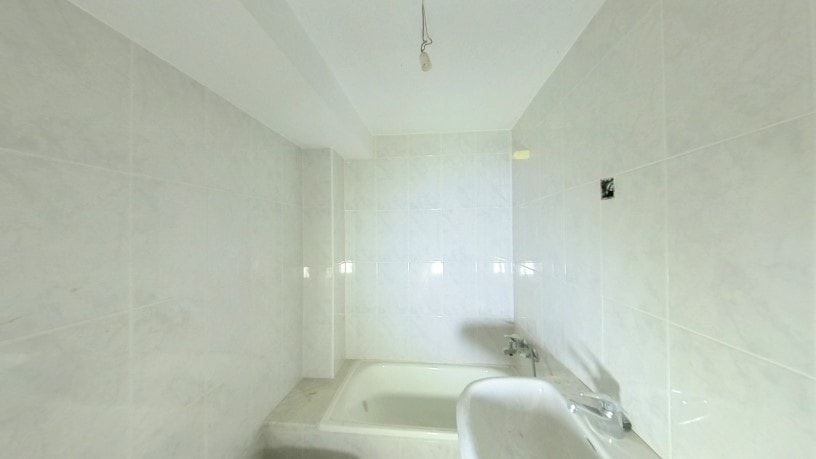 Commercial premises for sale in calle Santa Marta de Arriba