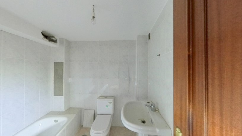Commercial premises for sale in calle Santa Marta de Arriba