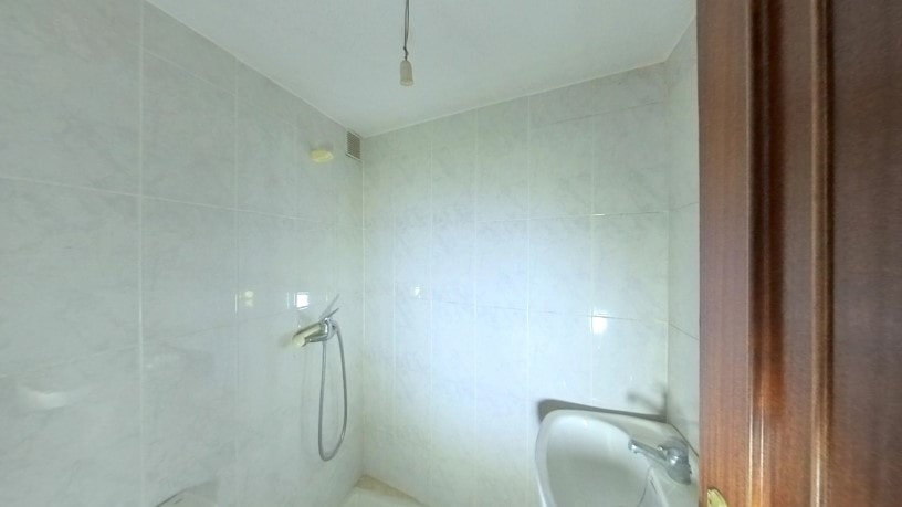 Commercial premises for sale in calle Santa Marta de Arriba