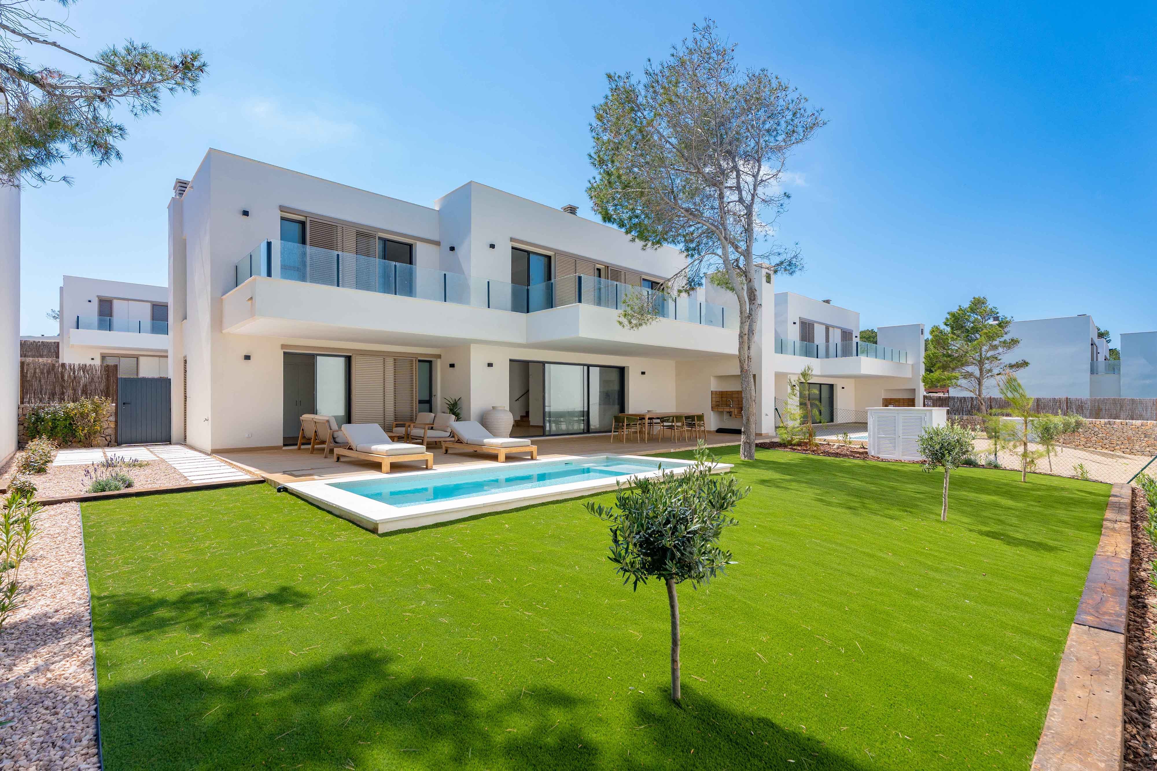 House 4 bedrooms + 3 bathrooms