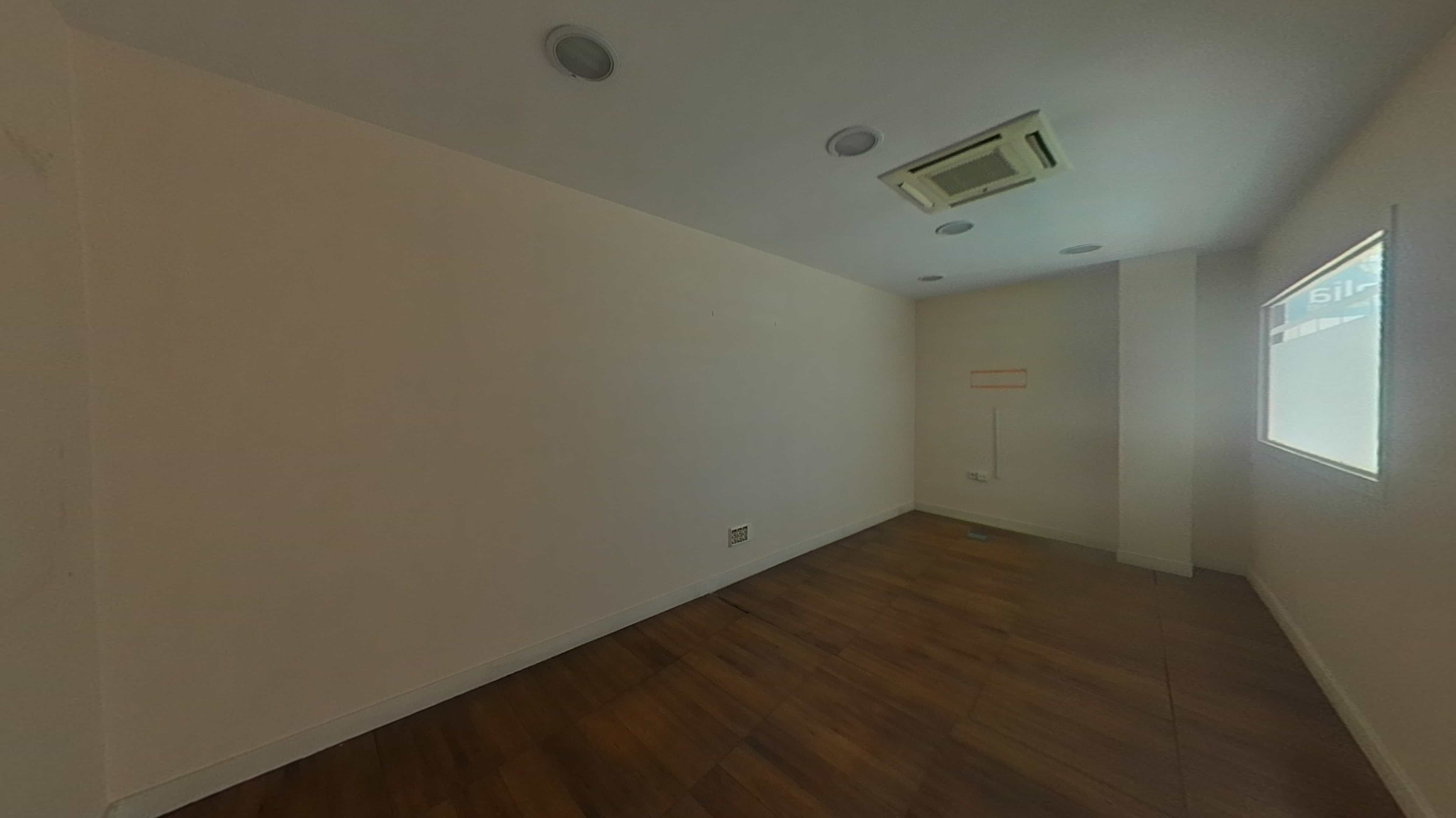 Office for sale in avda Del Pinar