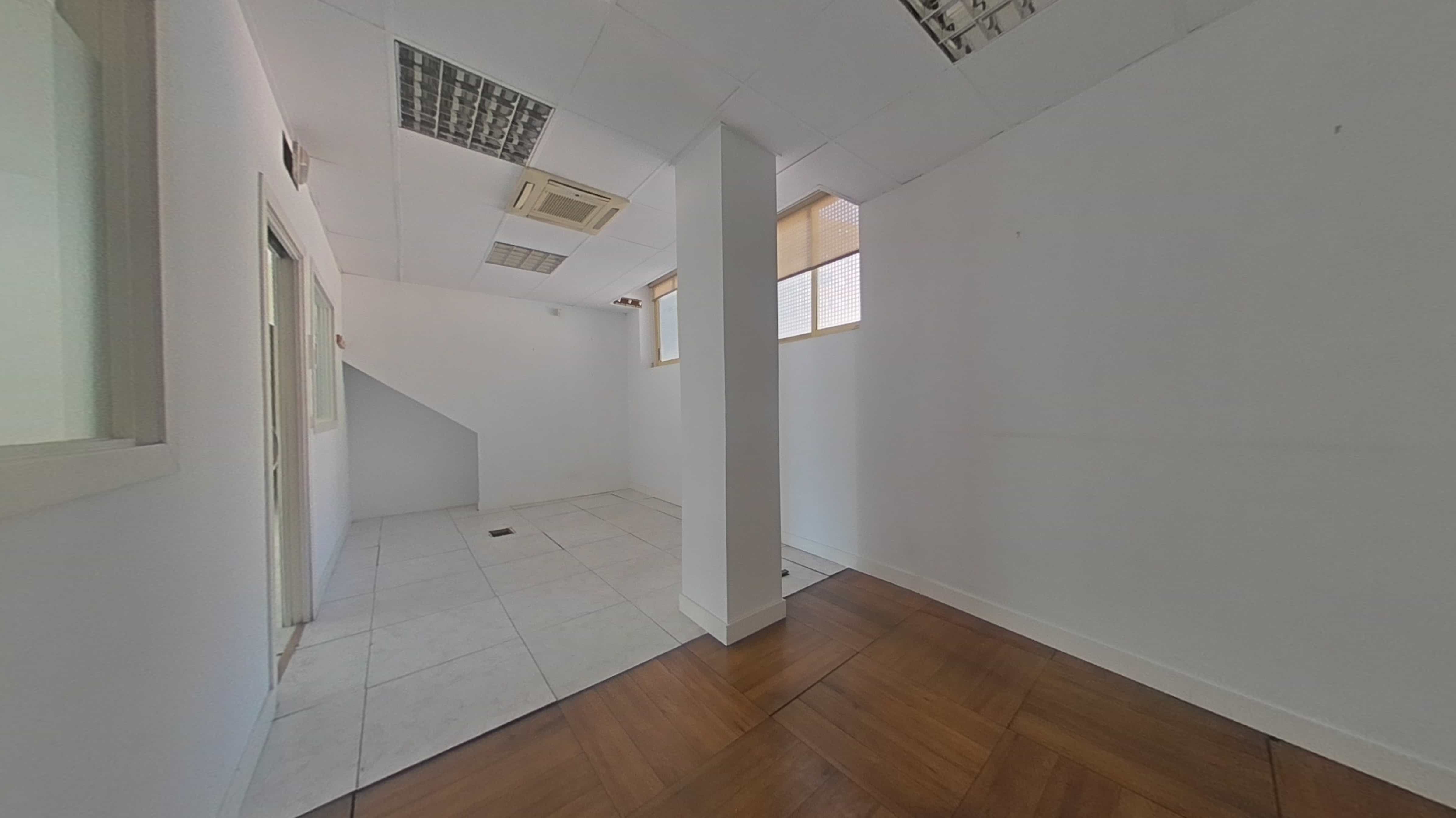 Office for sale in avda Del Pinar