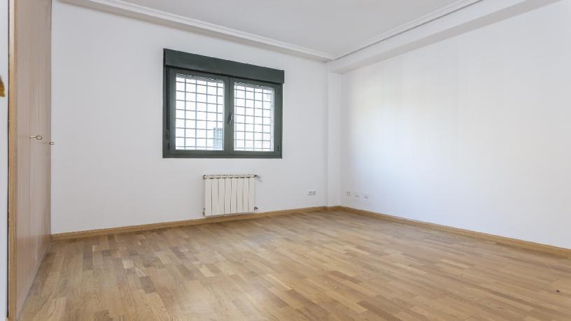 Chalet adosado en venta en calle Pilar Bardem