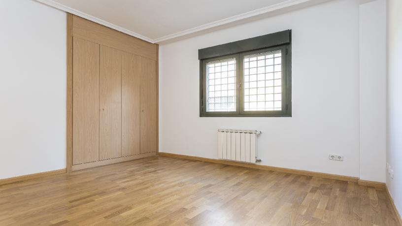 Chalet adosado en venta en calle Pilar Bardem