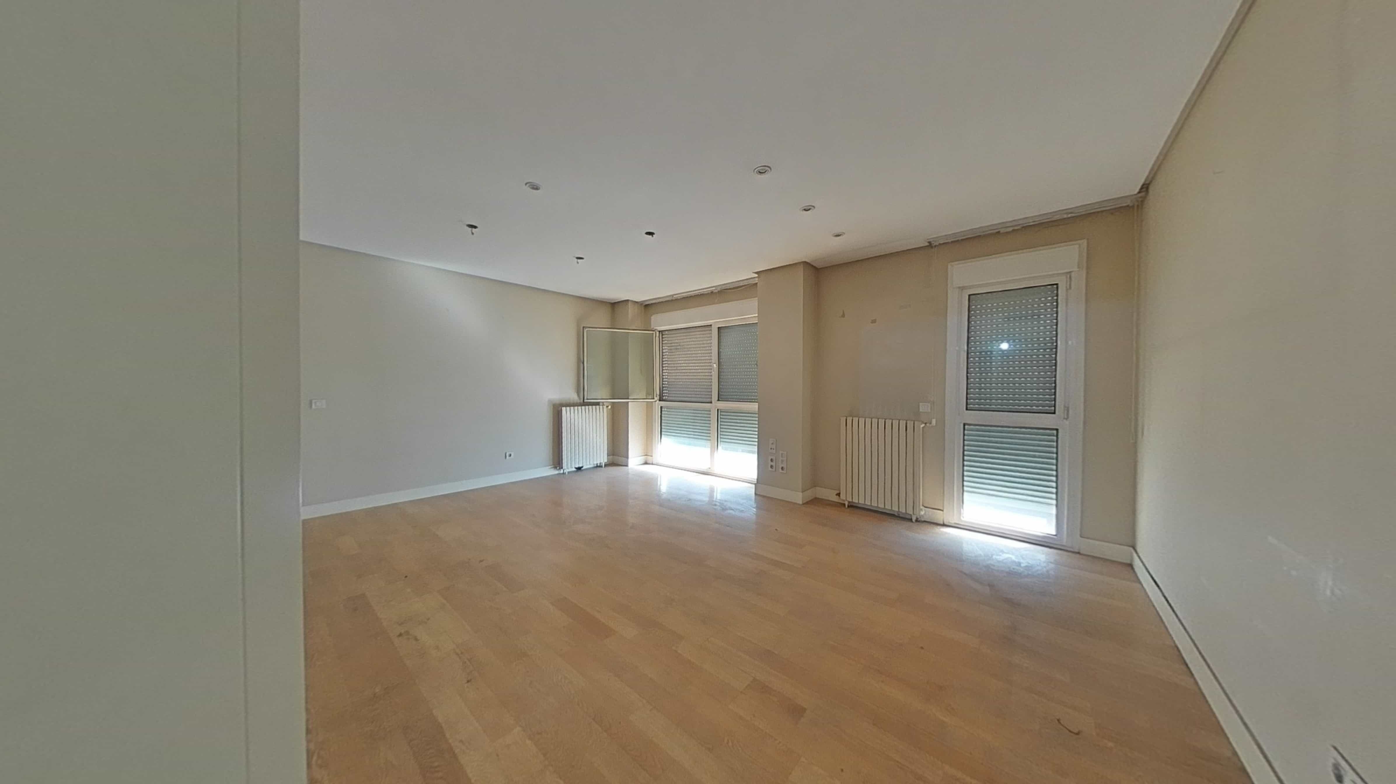 Piso en venta en calle Saavedra Fajardo