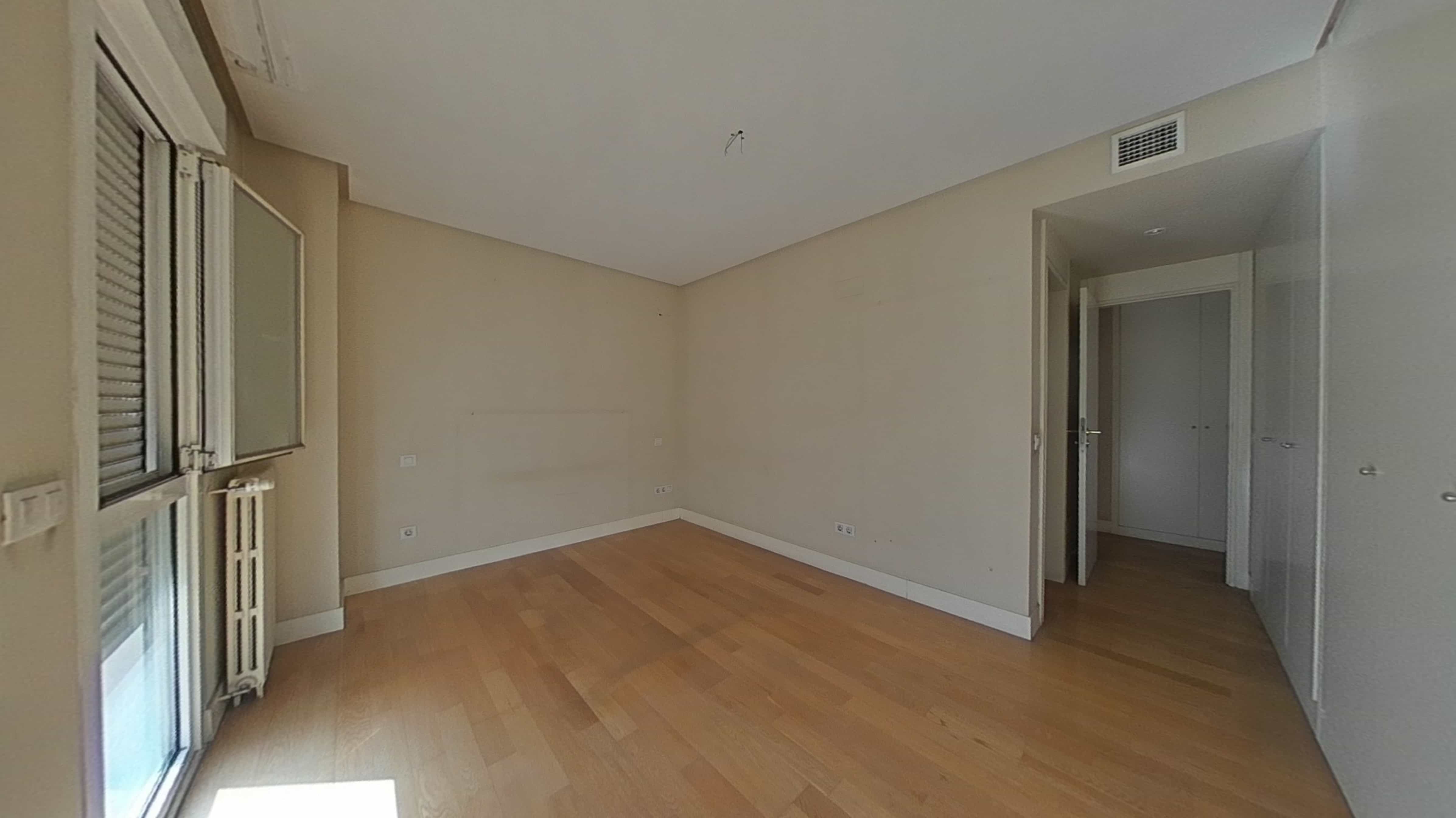 Piso en venta en calle Saavedra Fajardo