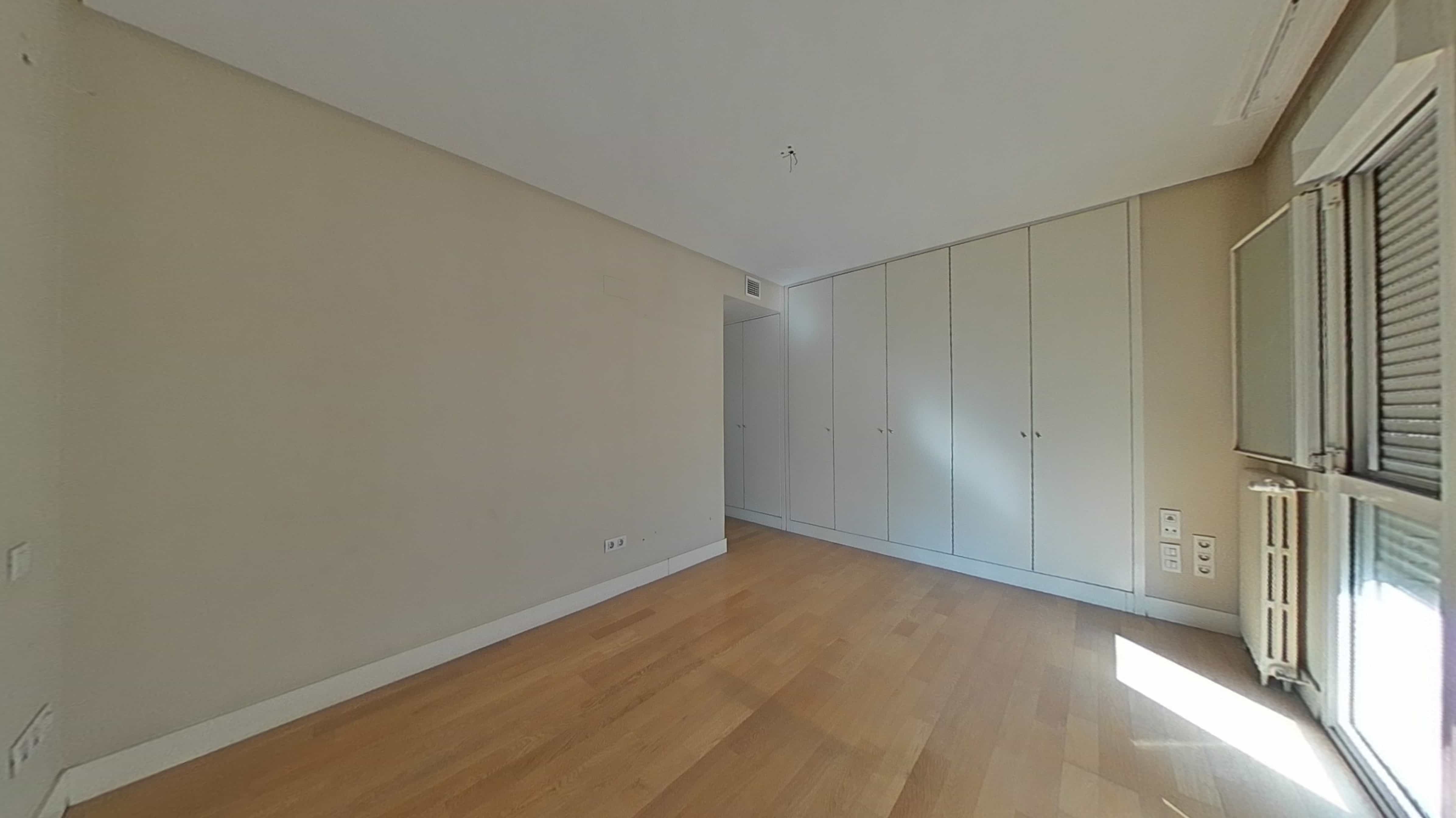 Piso en venta en calle Saavedra Fajardo