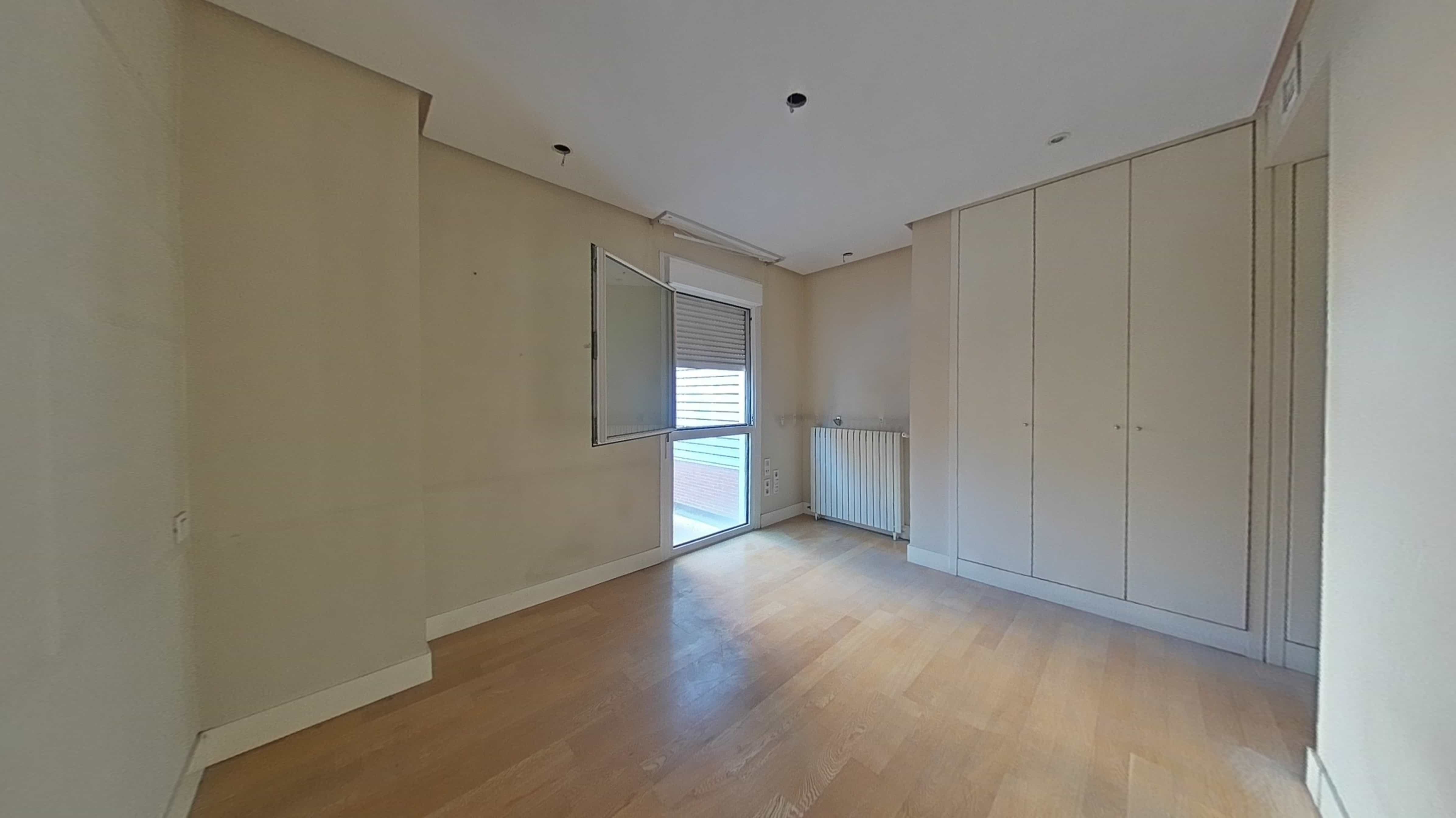 Piso en venta en calle Saavedra Fajardo
