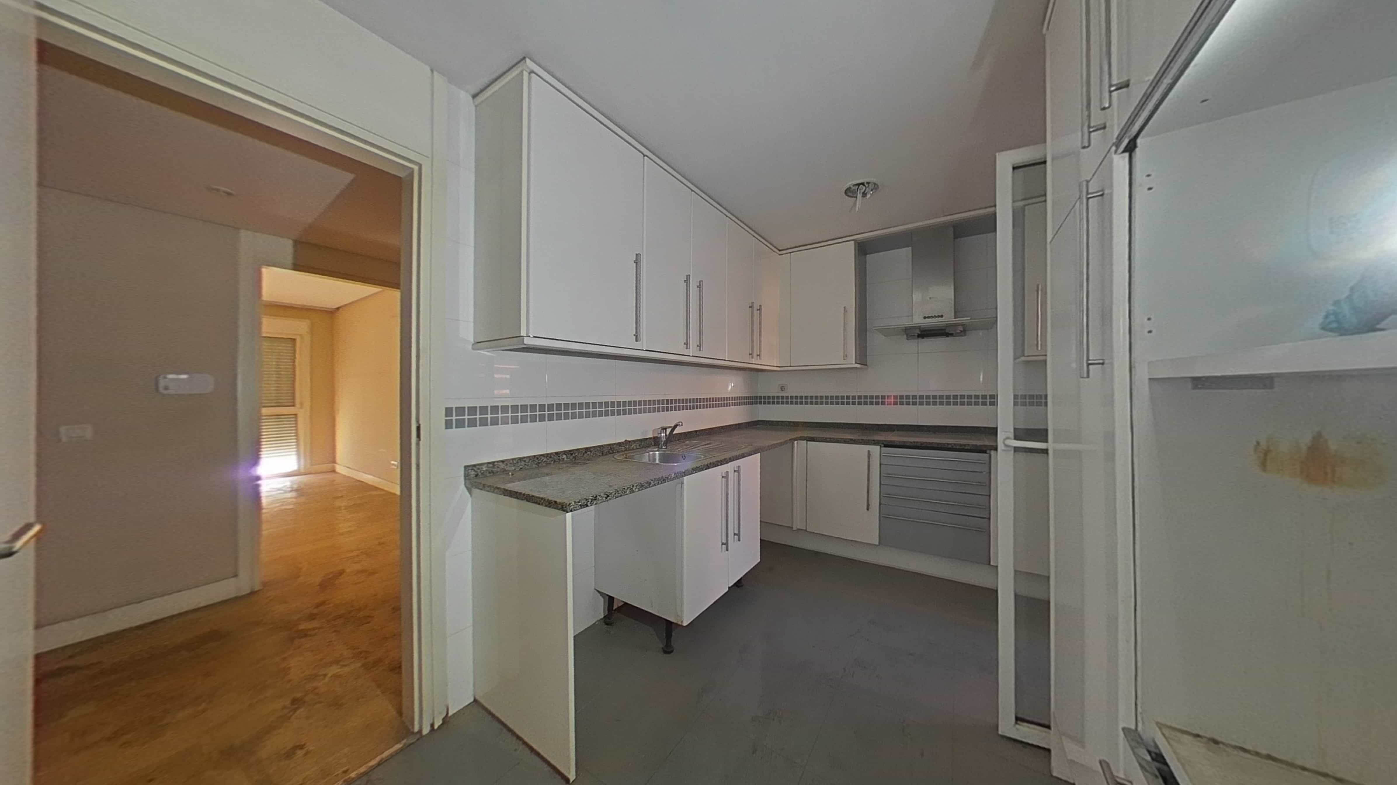 Piso en venta en calle Saavedra Fajardo
