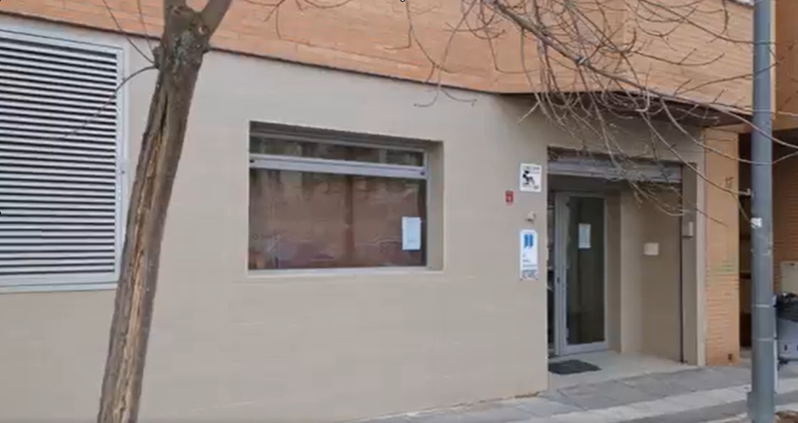 Commercial premises for sale in calle Cortinas Cervantes