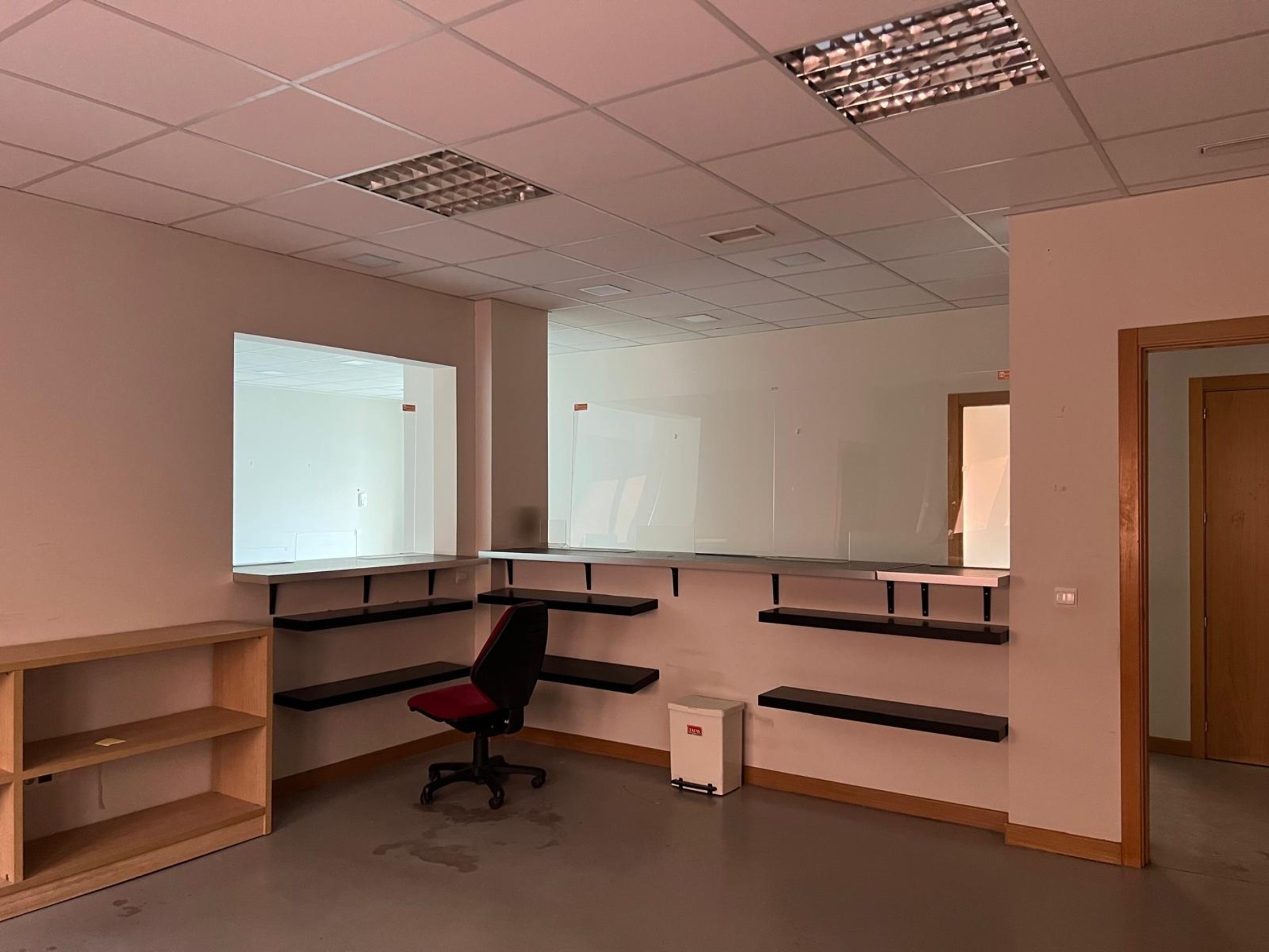 Local en venta en calle Cortinas Cervantes