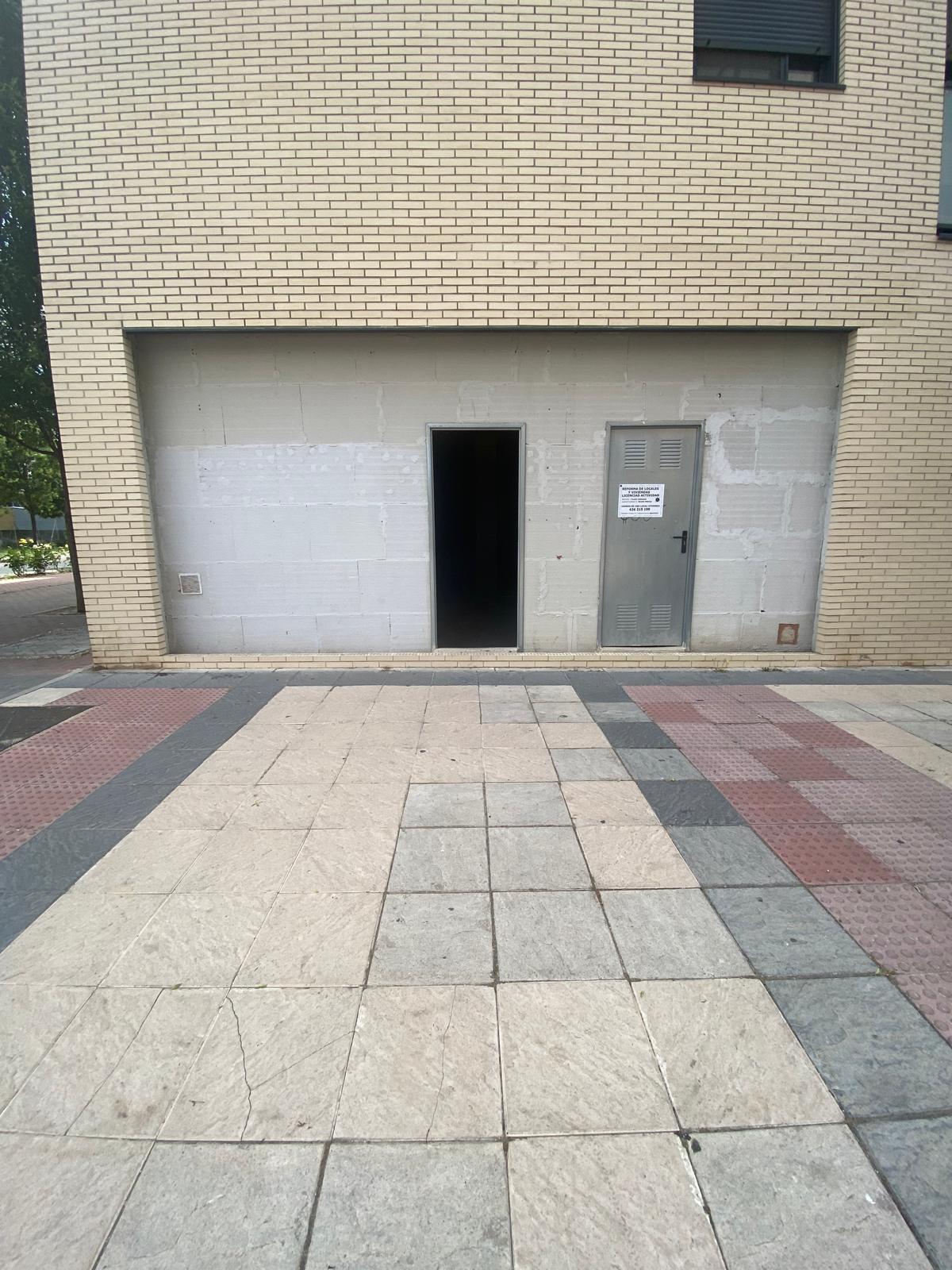 Locaux commerciaux à vendre à calle Pegaso