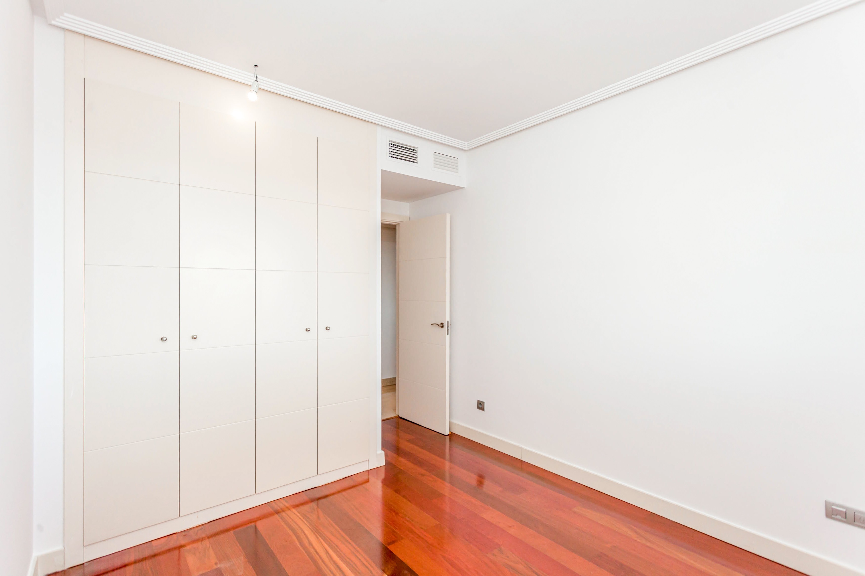 Piso en venta en calle Menendez Pidal