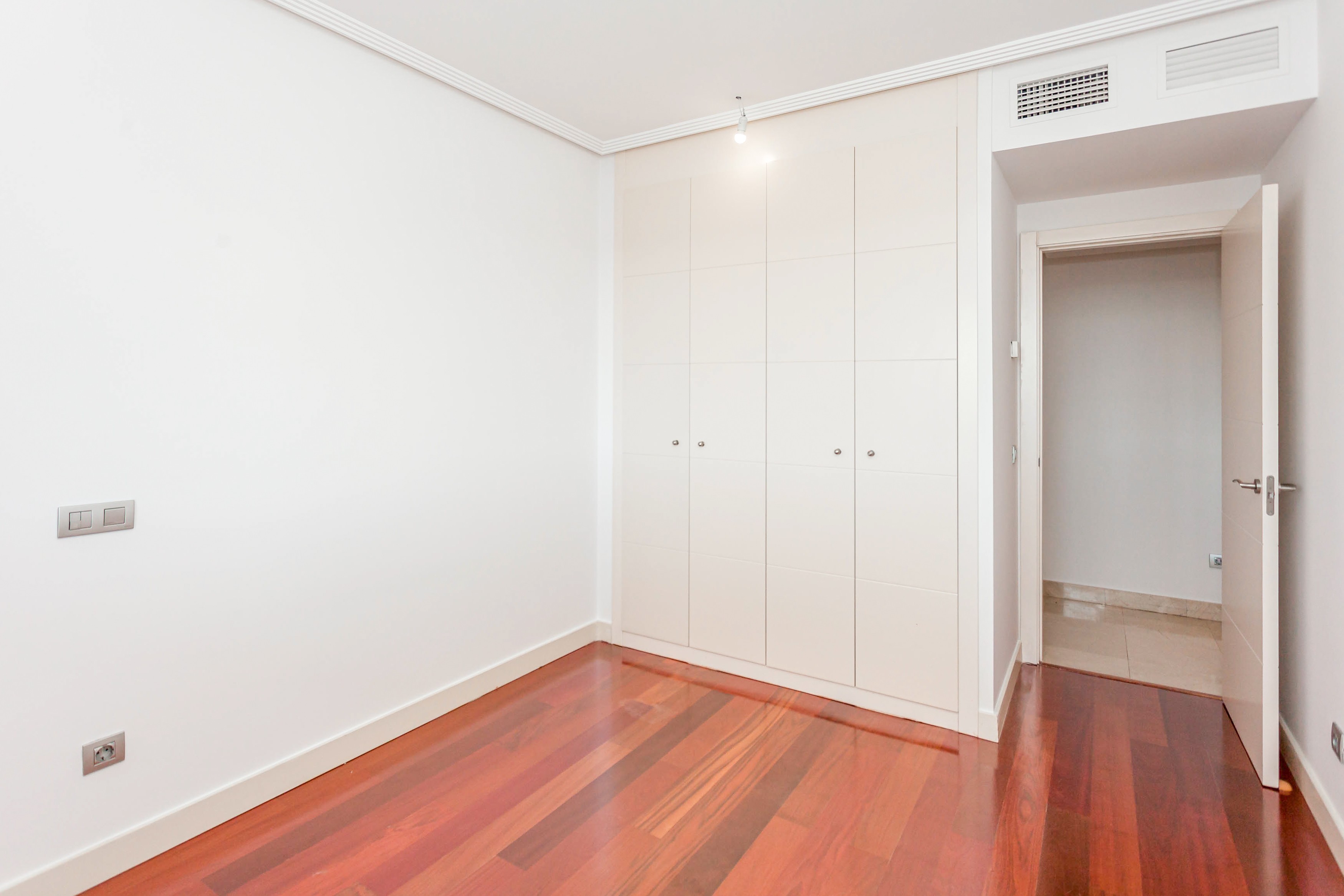 Piso en venta en calle Menendez Pidal