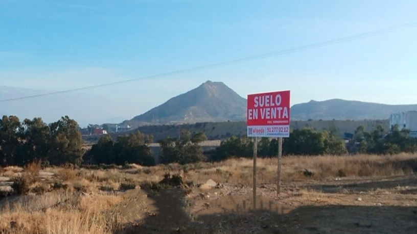 Terreno urbanizable en venta en calle Saturno
