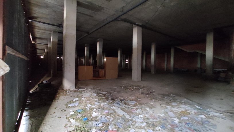 Locaux commerciaux à vendre à calle Polo Medina 7